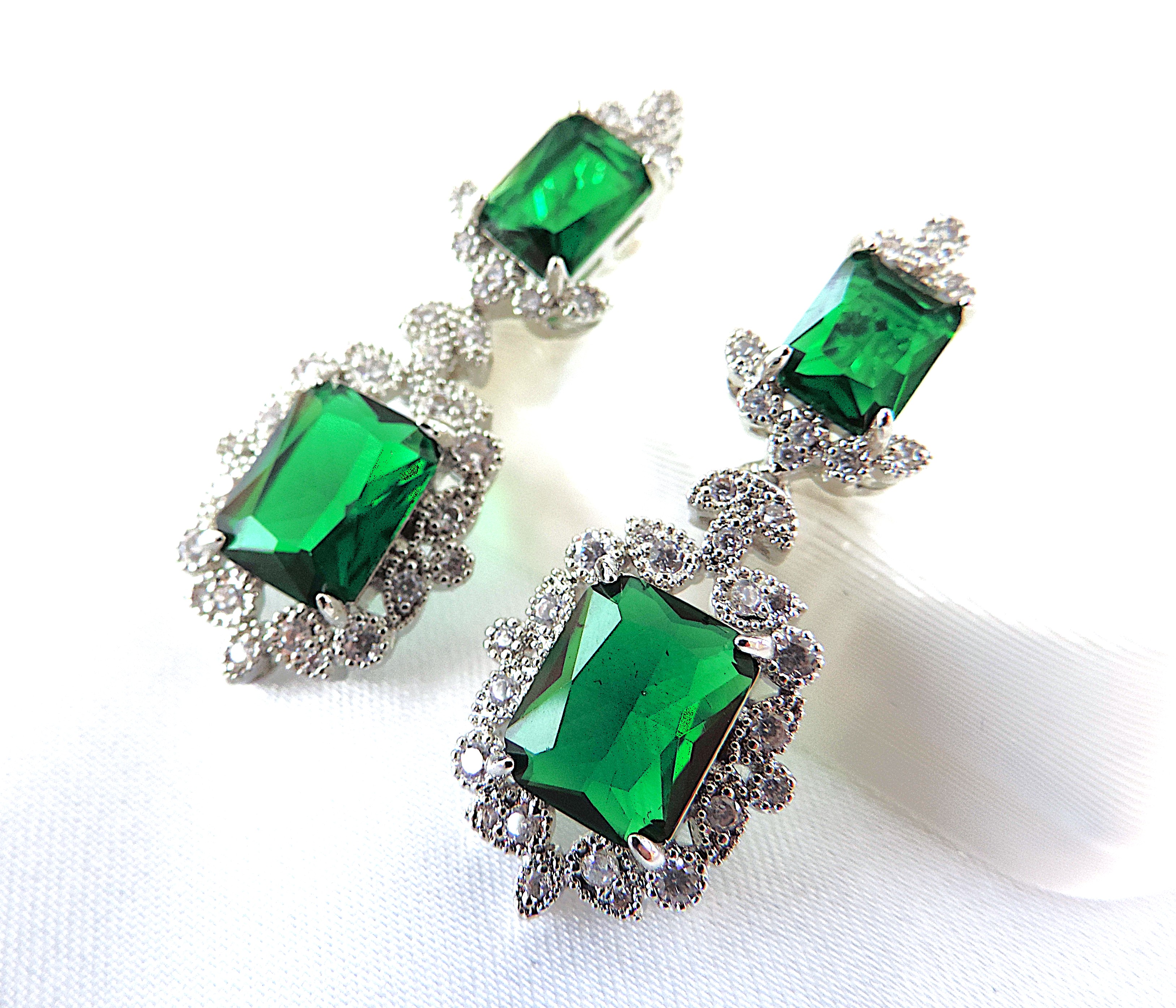 Emerald Green & White Zircon Drop Cocktail Earrings 'New'