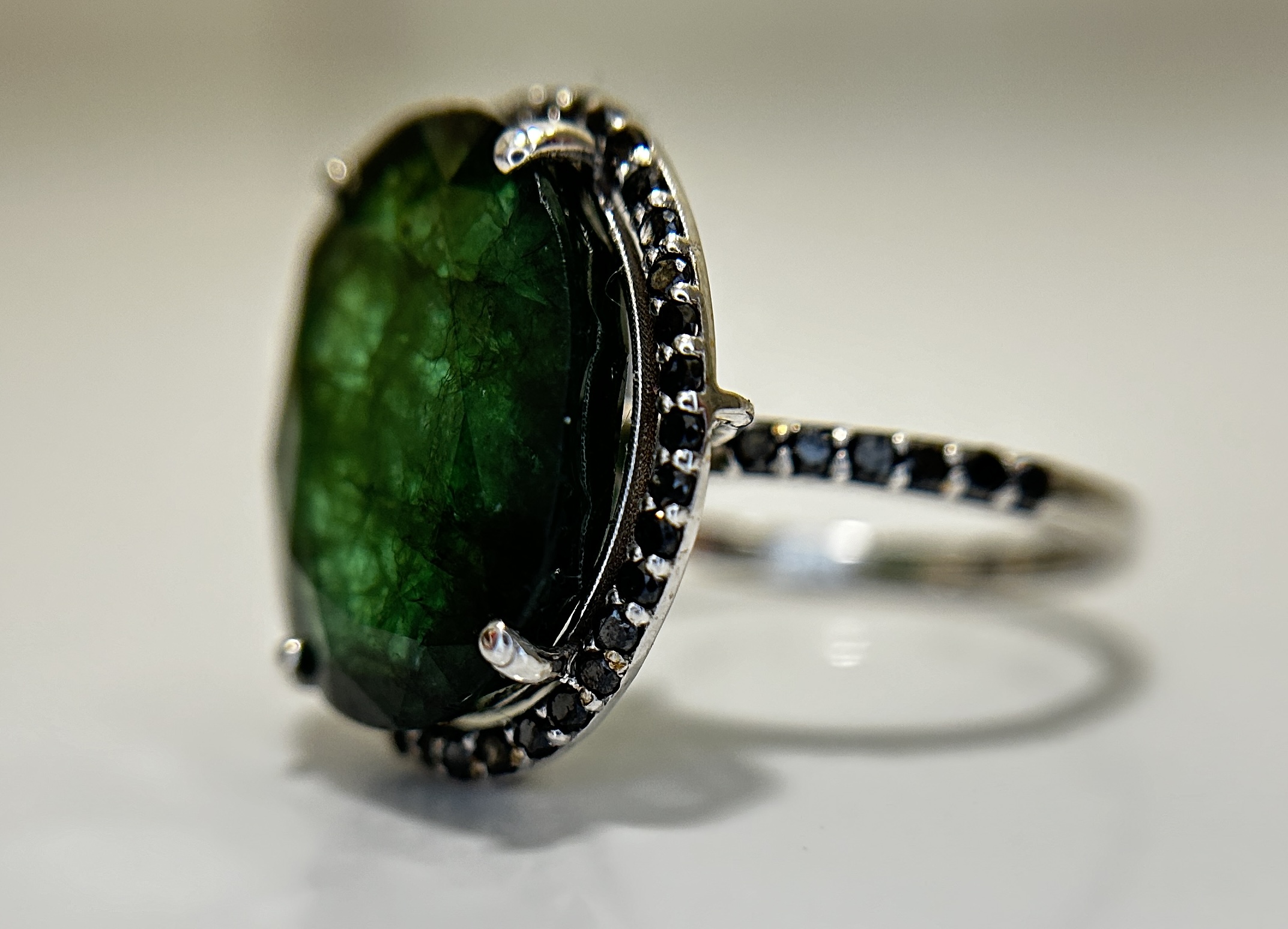 Beautiful Natural Emerald 11ct With Natural Black Diamonds & 18k Gold