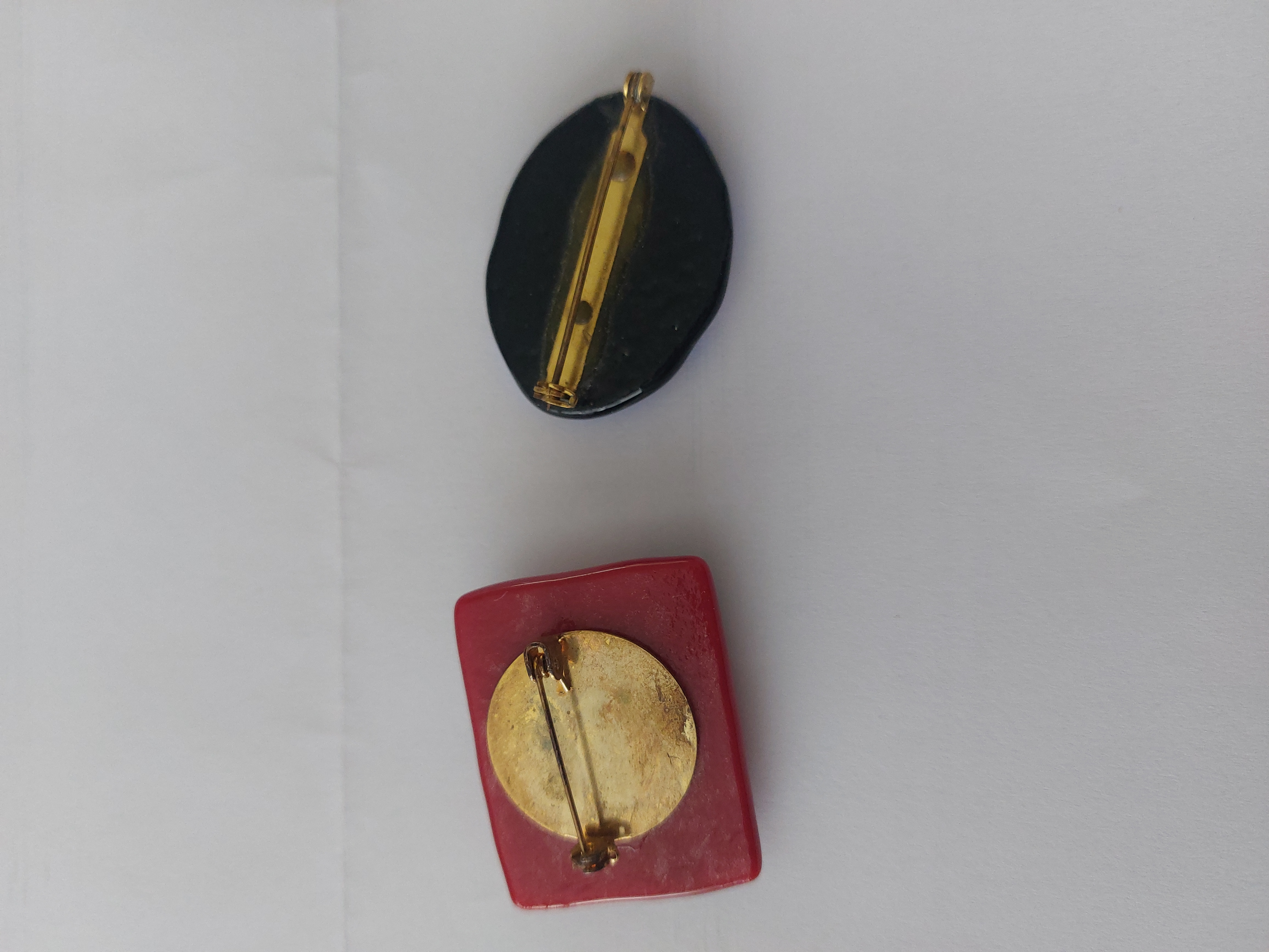 Selection of 5 Vintage Brooches