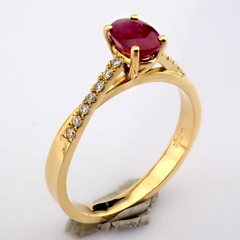 Natural Diamond 18K Yellow Gold Ring
