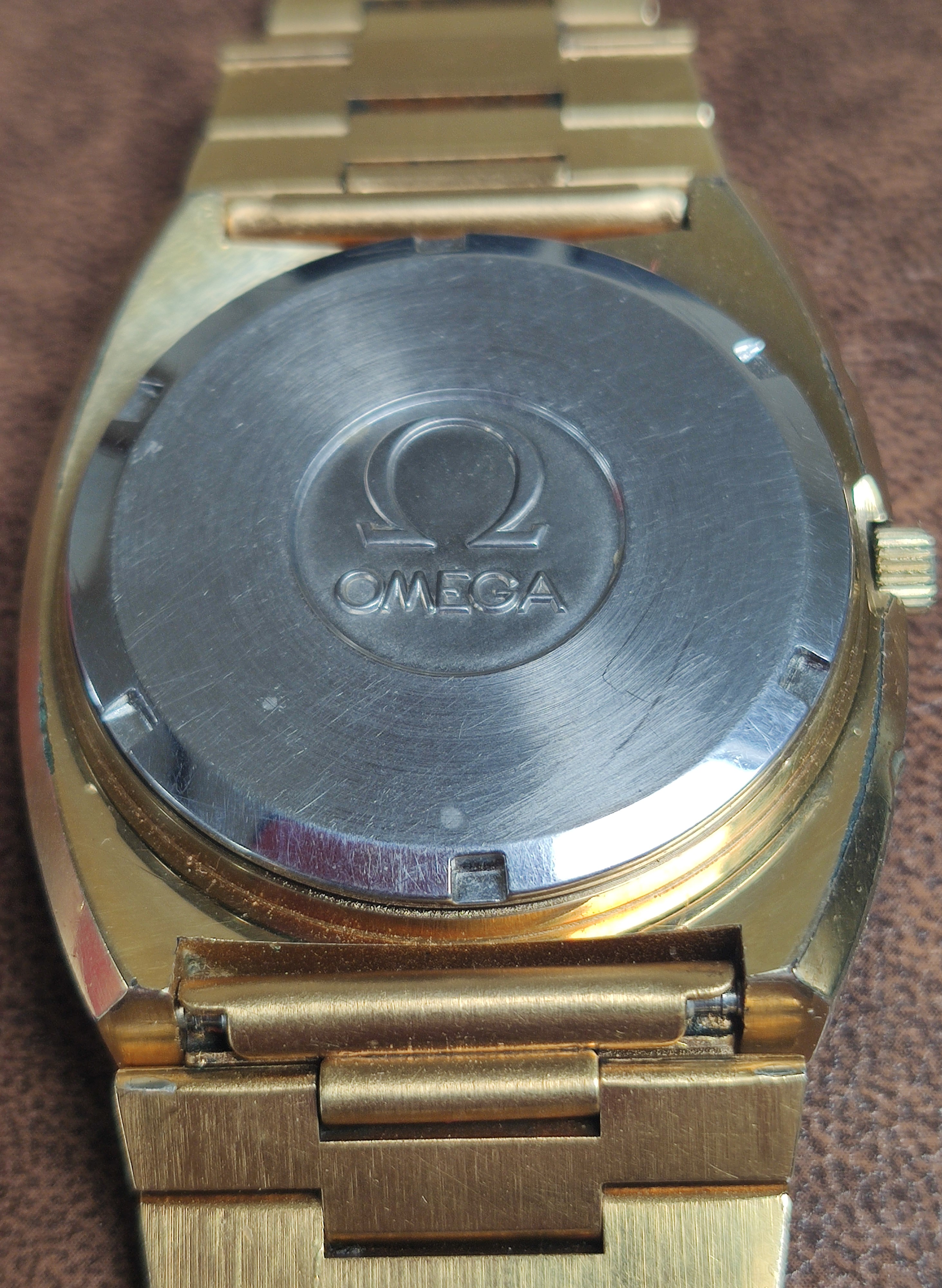 OMEGA MEGAQUARTZ 32 GENTLEMANS WATCH CIRCA 1974.