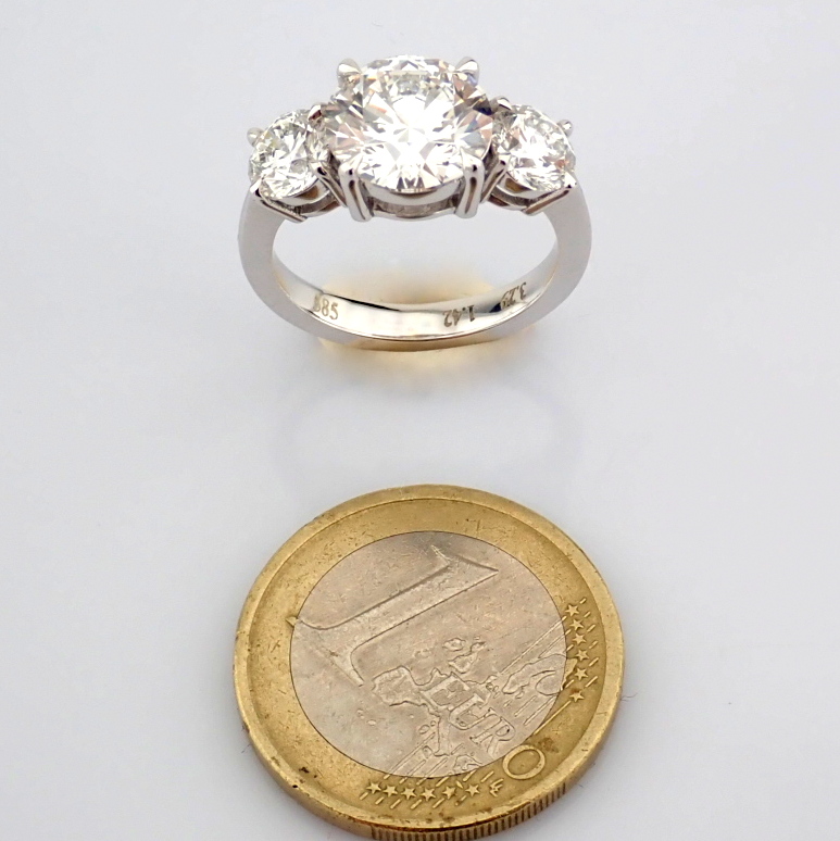 Round Cut Lab-Grown Diamond Ring - 4.71 Total Carat (IGI Certified)