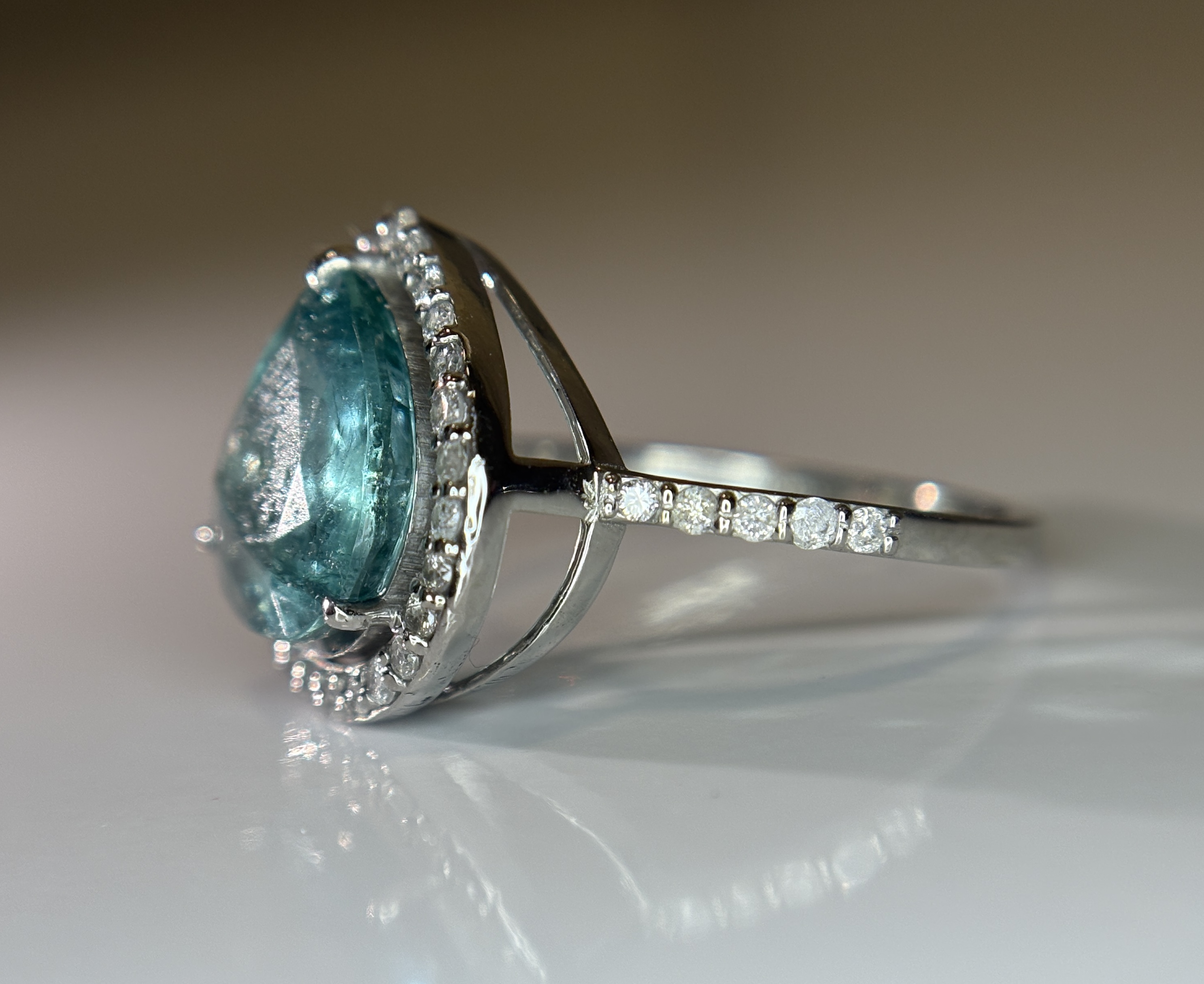 Beautiful 2.86 CT Natural Emerald Ring With Natural Diamonds & Platinum 950