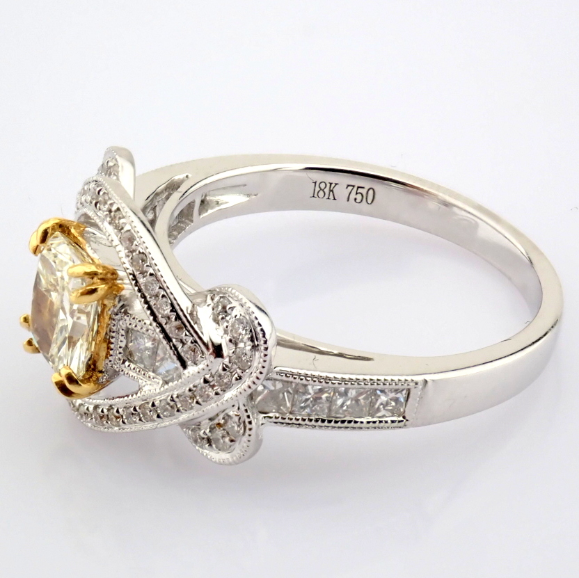 Natural Diamond 18K White Gold Ring