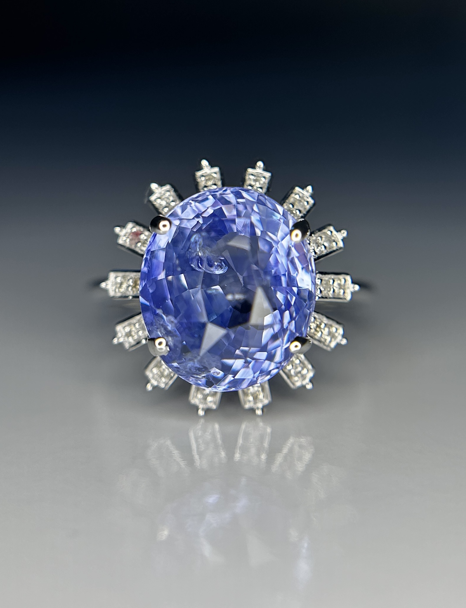 Beautiful 7.90CT Unheated Ceylon Blue Sapphire With Natural Diamonds & 18k Gold
