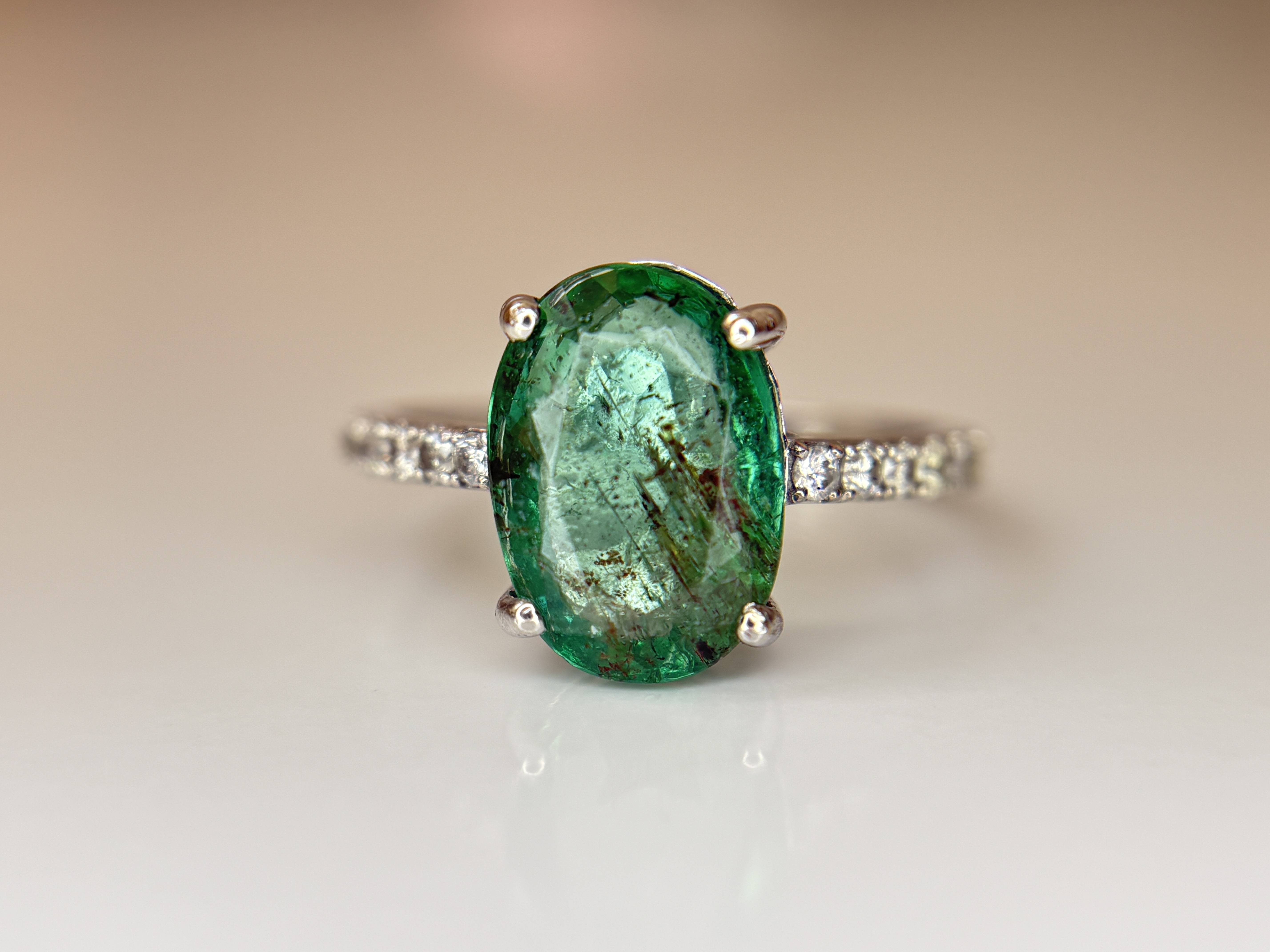 Beautiful Natural Emerald 3.00ct With Natural Diamonds & 18k Gold