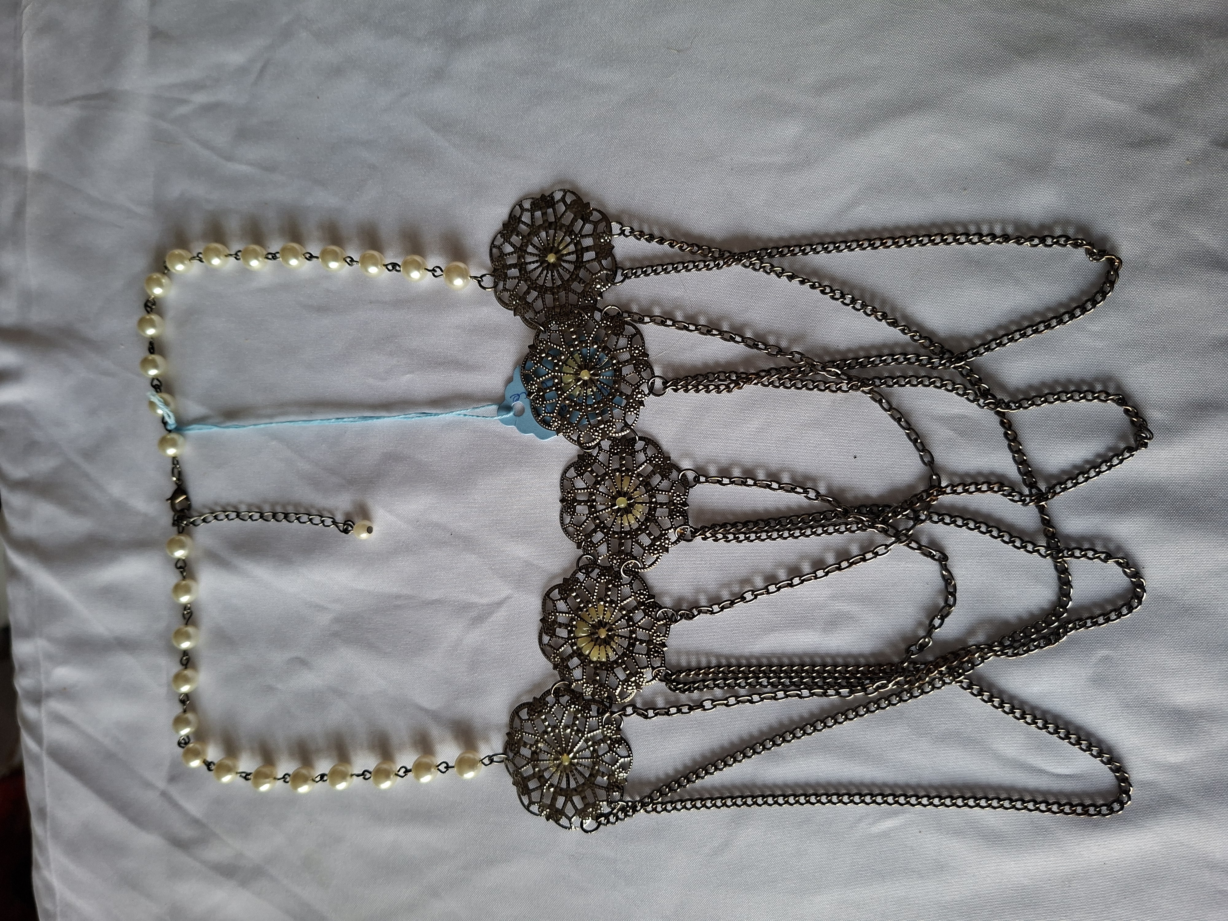 Selection of Vintage Jewellery Items