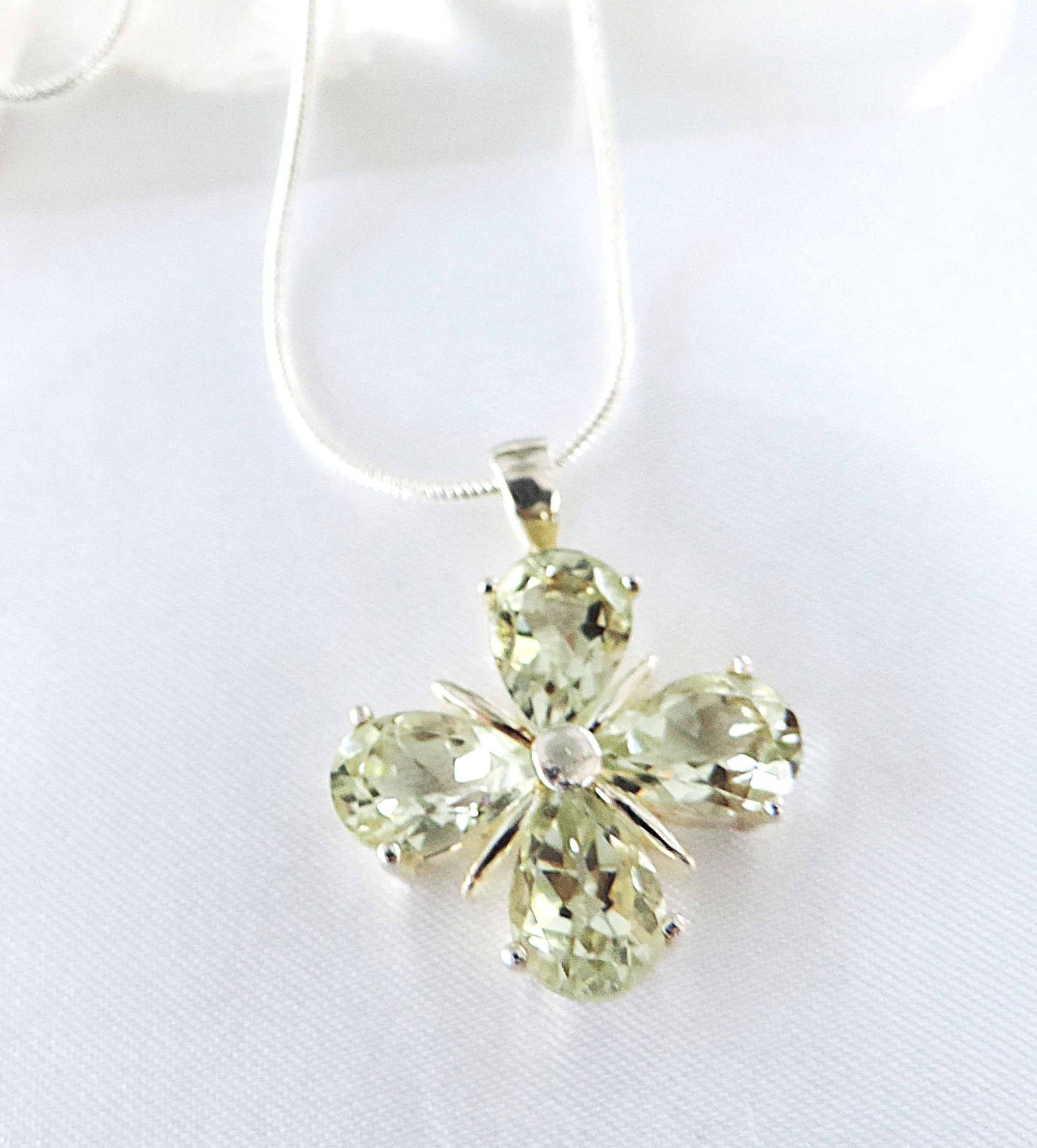 925 Silver 6.8 Carat Lemon Green Ceylon Chrysoberyl Pendant Necklace