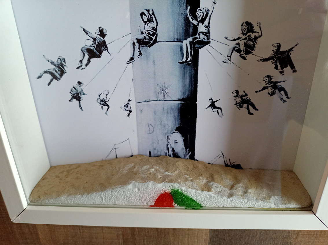 Banksy "Box Set" #402 With Receipt Sold Out!! (#0732)