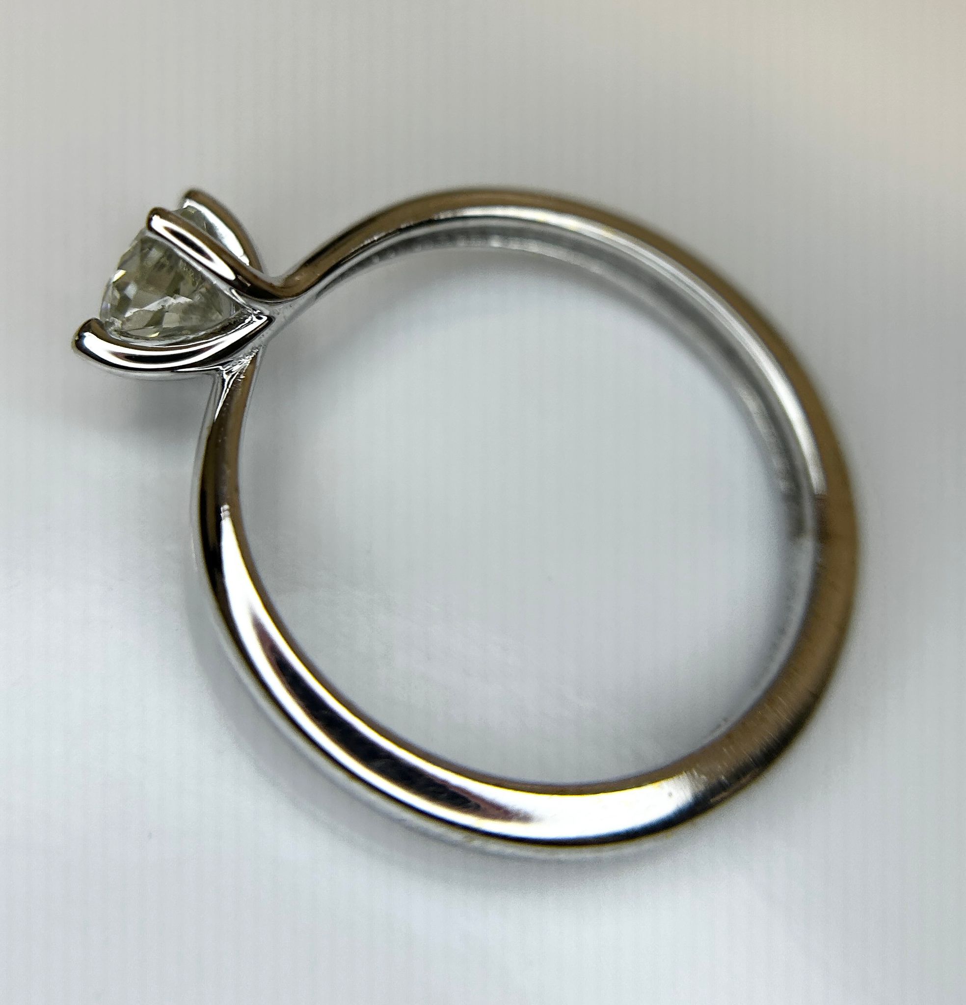 Beautiful Natural 0.42CT S1 Diamond Ring With 18k Gold
