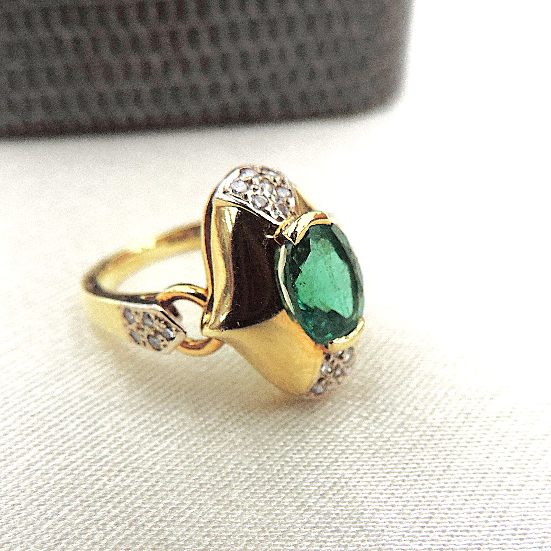 David Morris 18k Gold 1.24 Carat Emerald and Diamond Ring