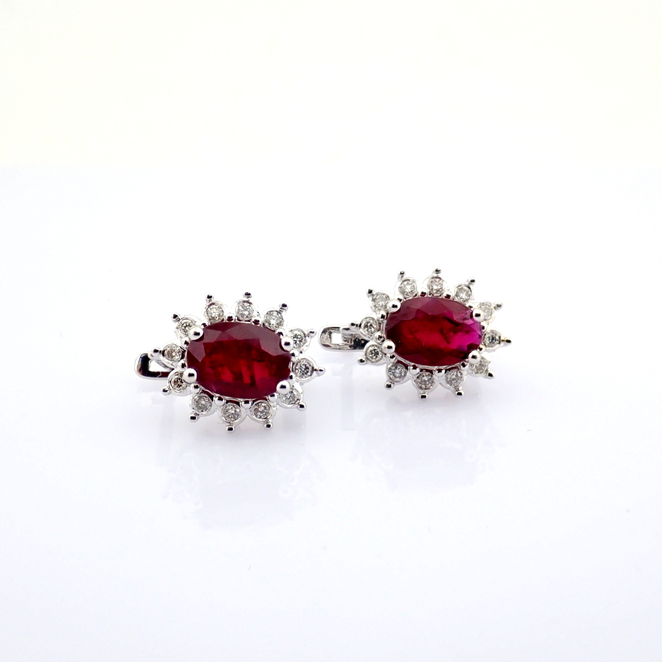 Natural Diamond 18K White Gold Earring