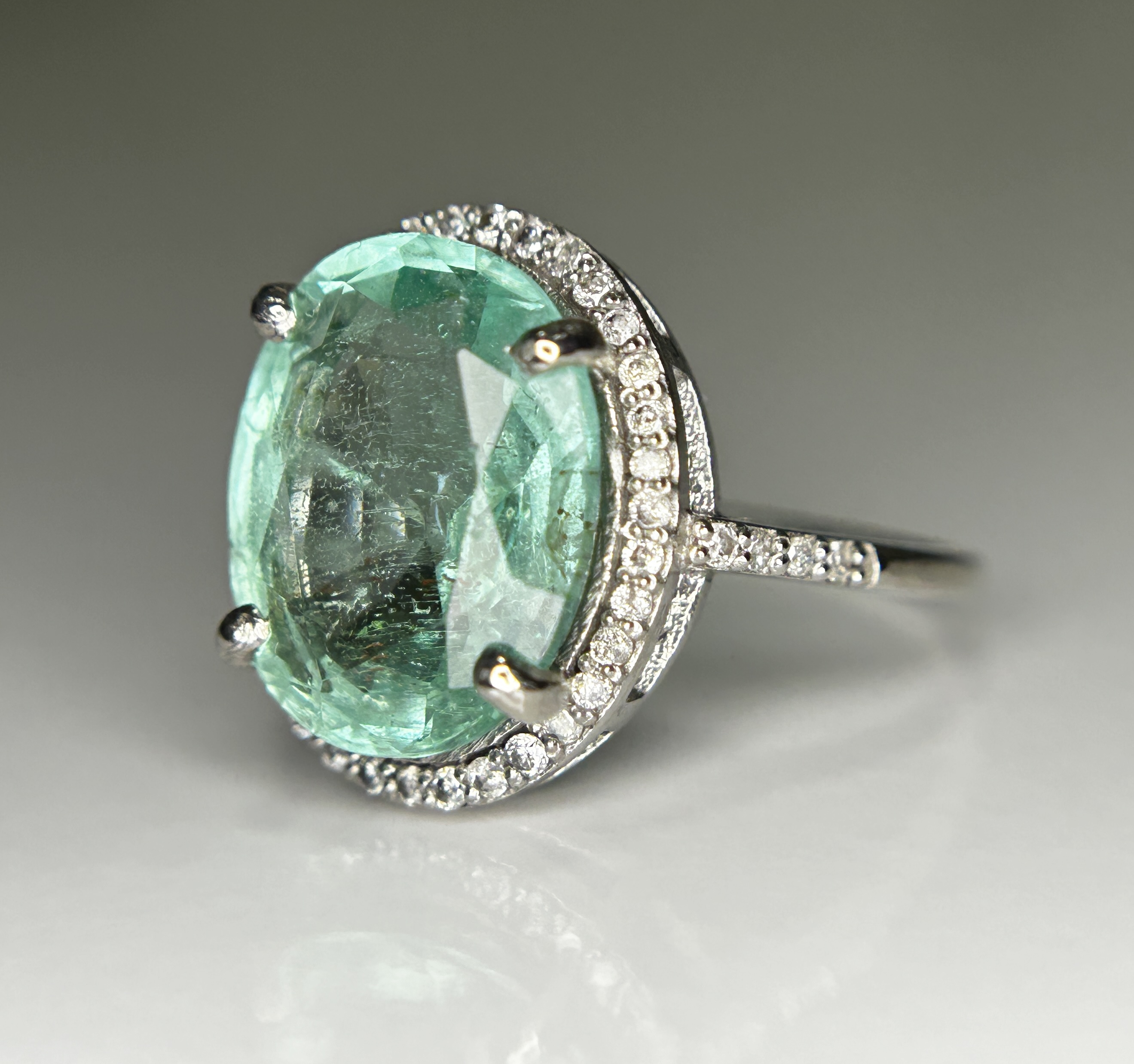 Beautiful 4.15CT Untreated Natural Columbian Emerald Ring, Diamonds & 18k Gold