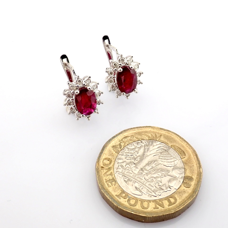 Natural Diamond 18K White Gold Earring