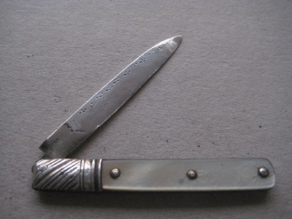 George III Mother of Pearl Hafted Silver Bladed Folding Fruit Knife