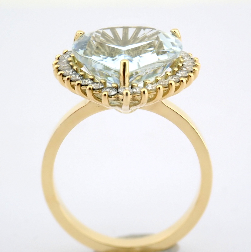 Natural Diamond 18K Yellow Gold Ring