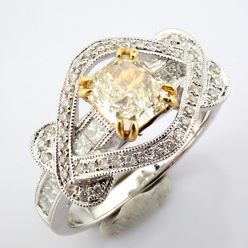 Natural Diamond 18K White Gold Ring