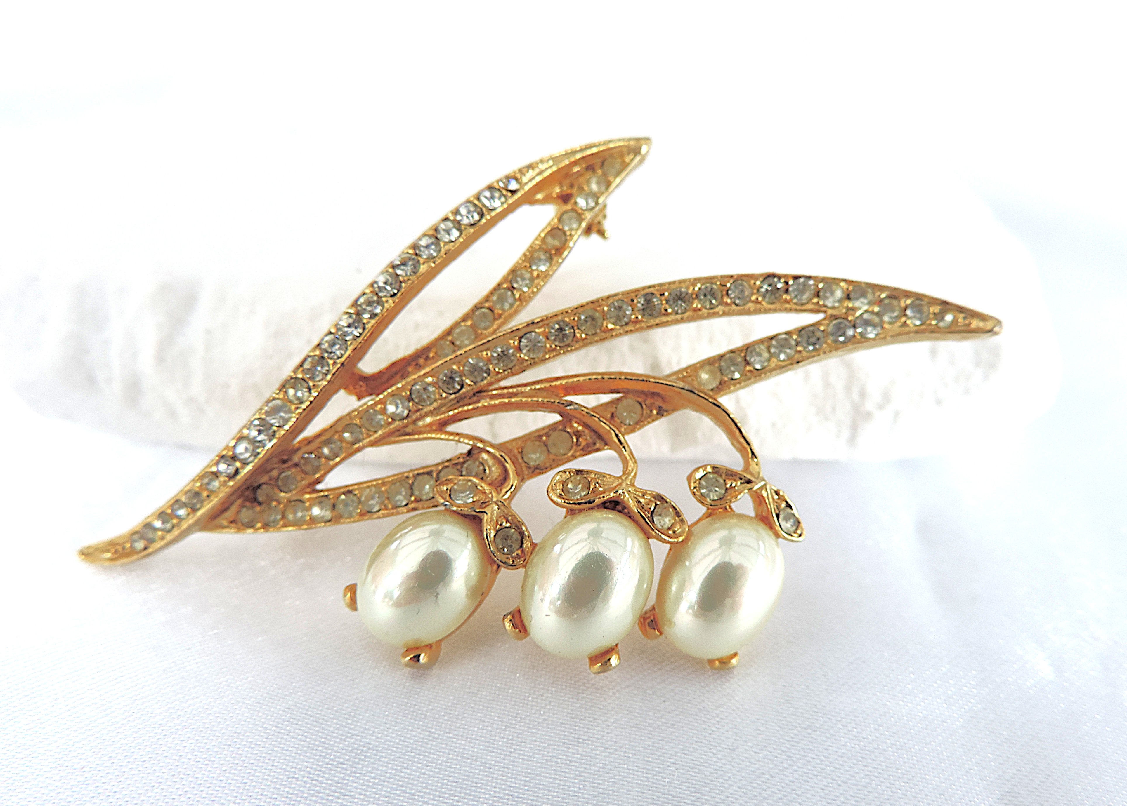 Vintage Crystal & Faux Pearl Brooch