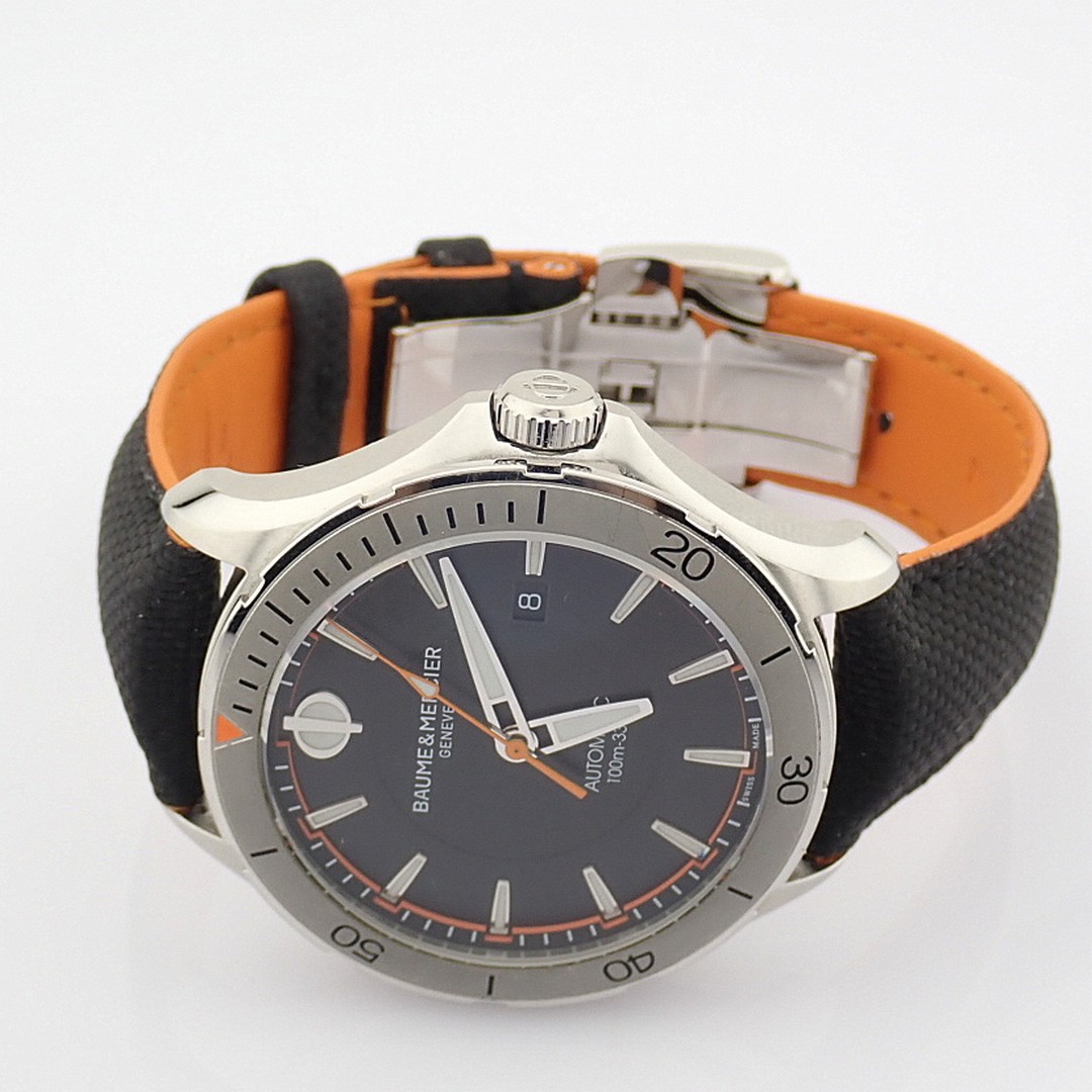 Baume & Mercier /  Clifton Club - Gentlmen's Steel Wrist Watch