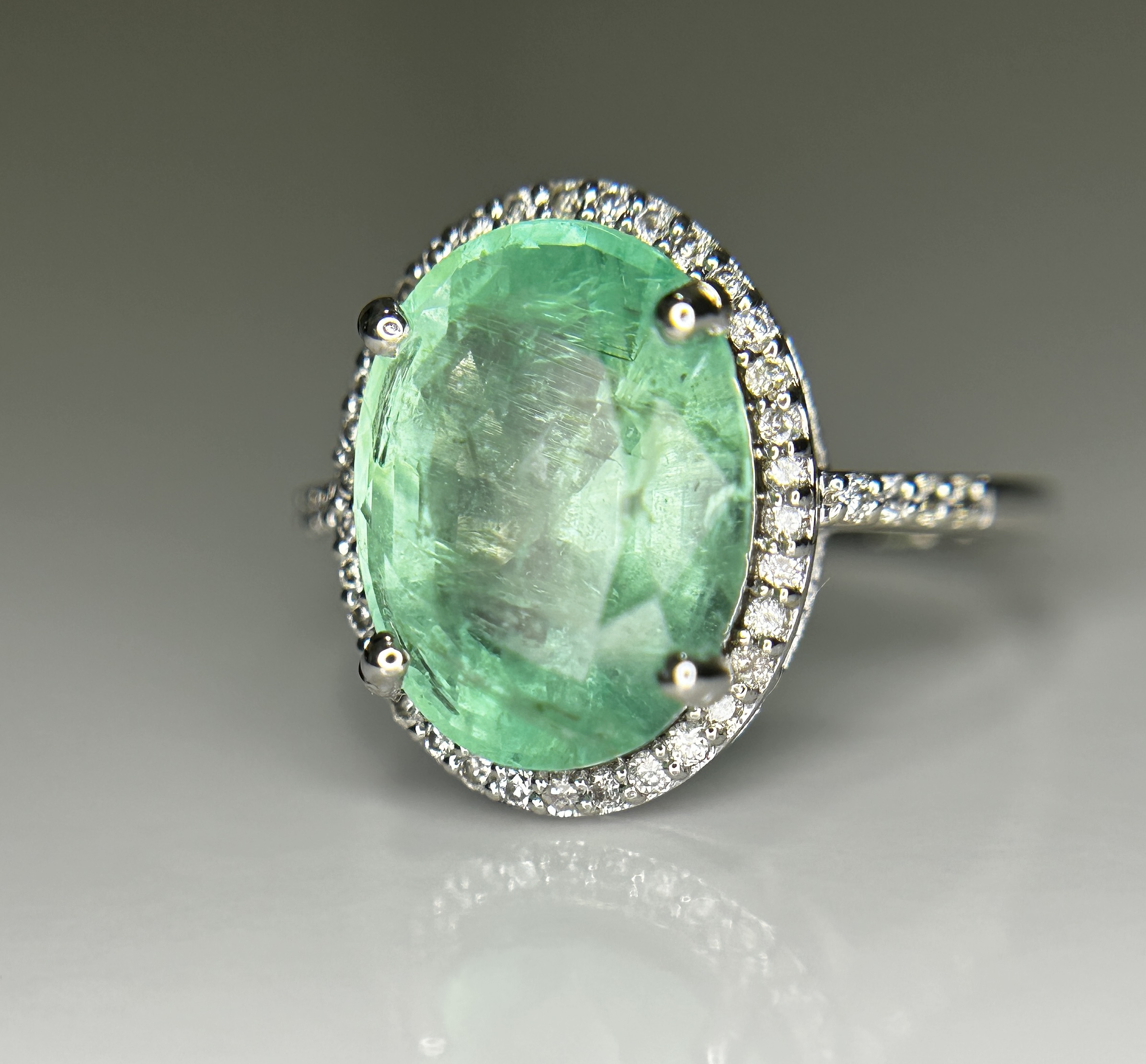 Beautiful 4.24CT Untreated Natural Columbian Emerald Ring, Diamonds & 18k Gold