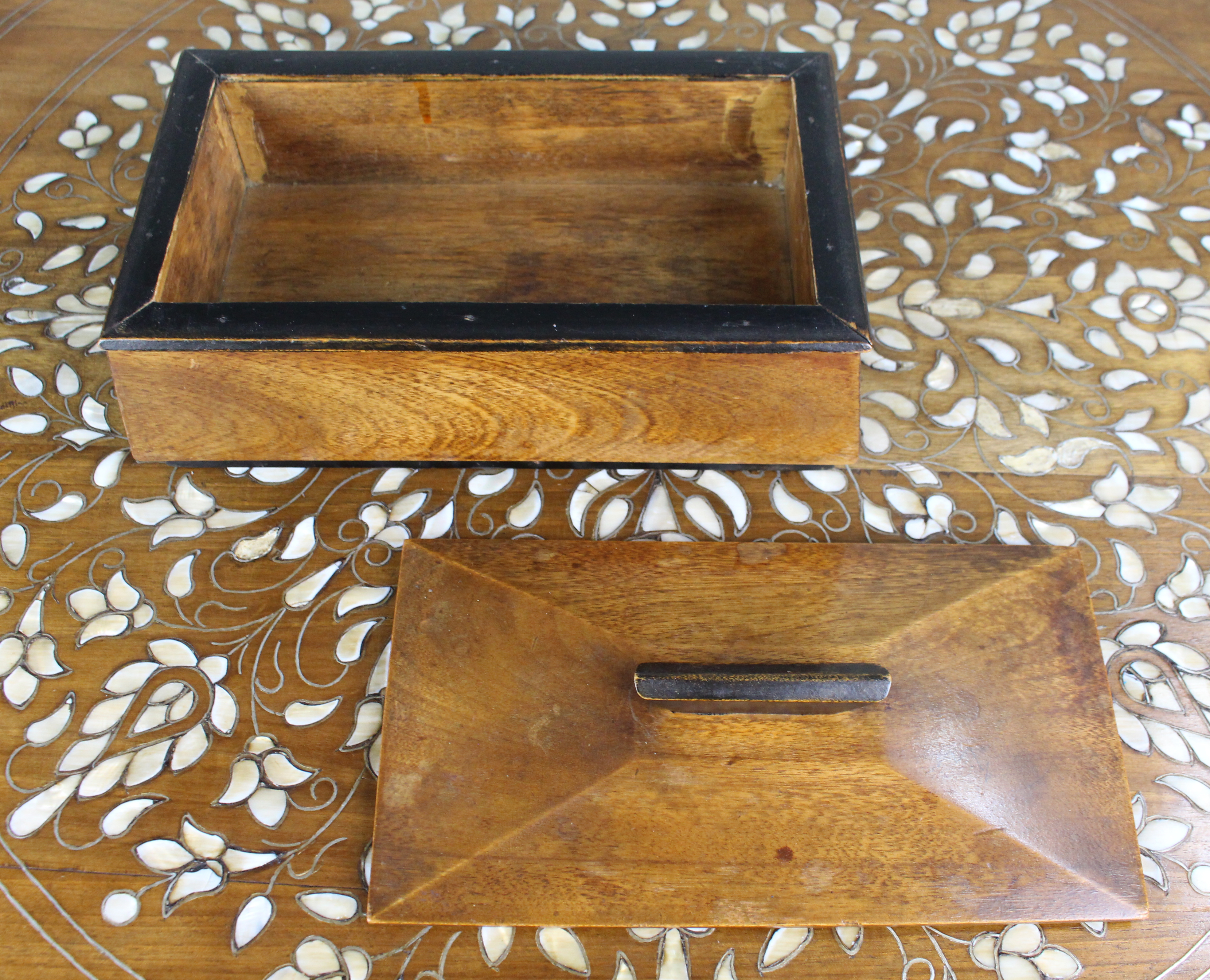 Early 20th Century Arts & Crafts Walnut Box