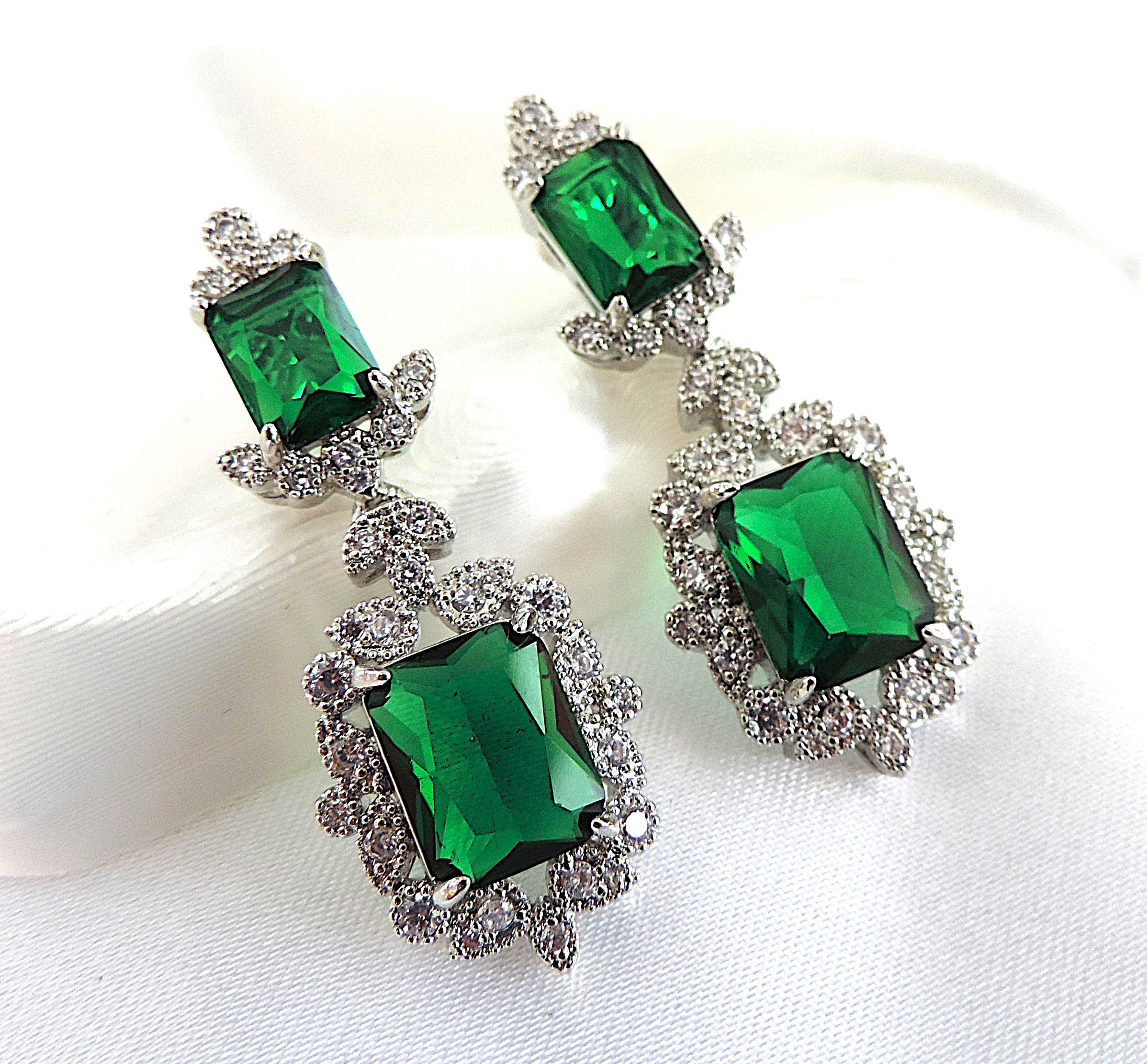 Emerald Green & White Zircon Drop Cocktail Earrings 'New'