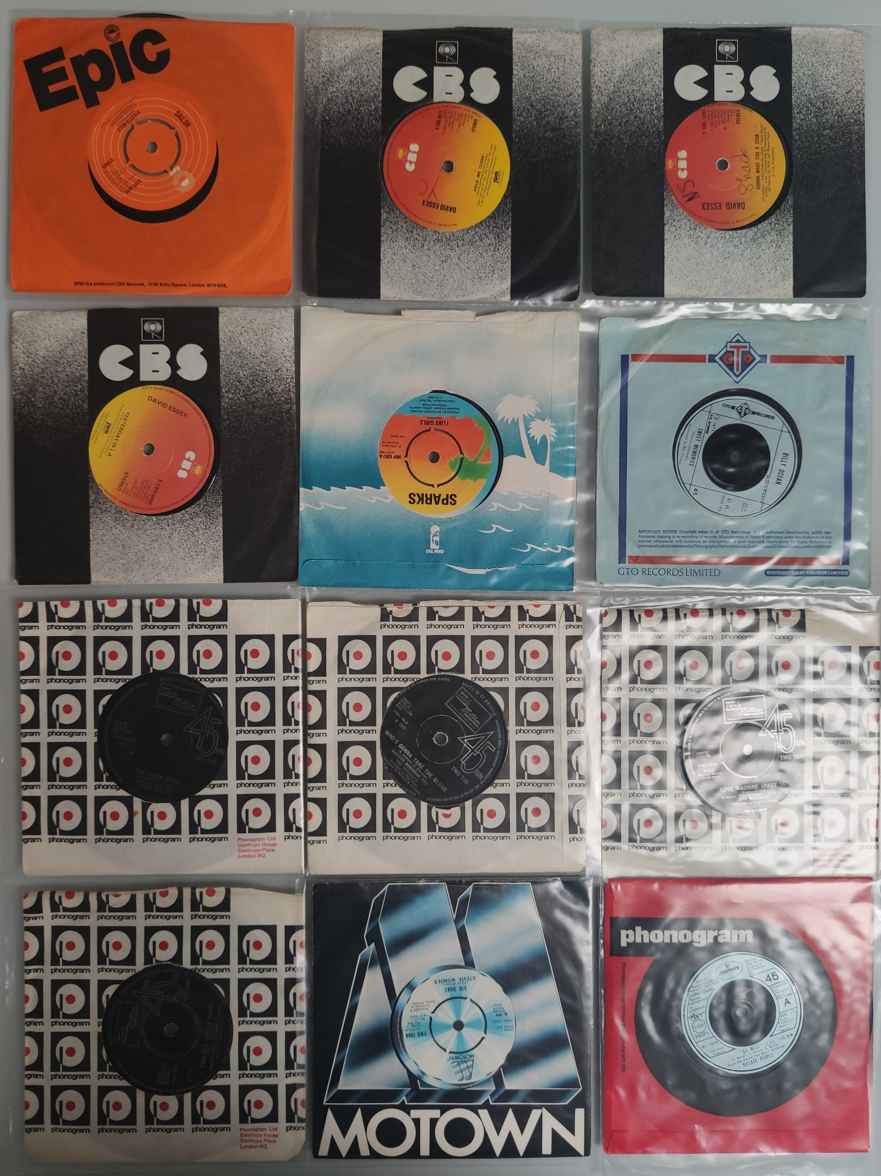 An excellent collection of approximately 320 x vinyl records.