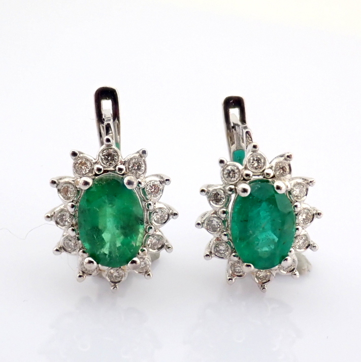 Natural Diamond 18K White Gold Earring