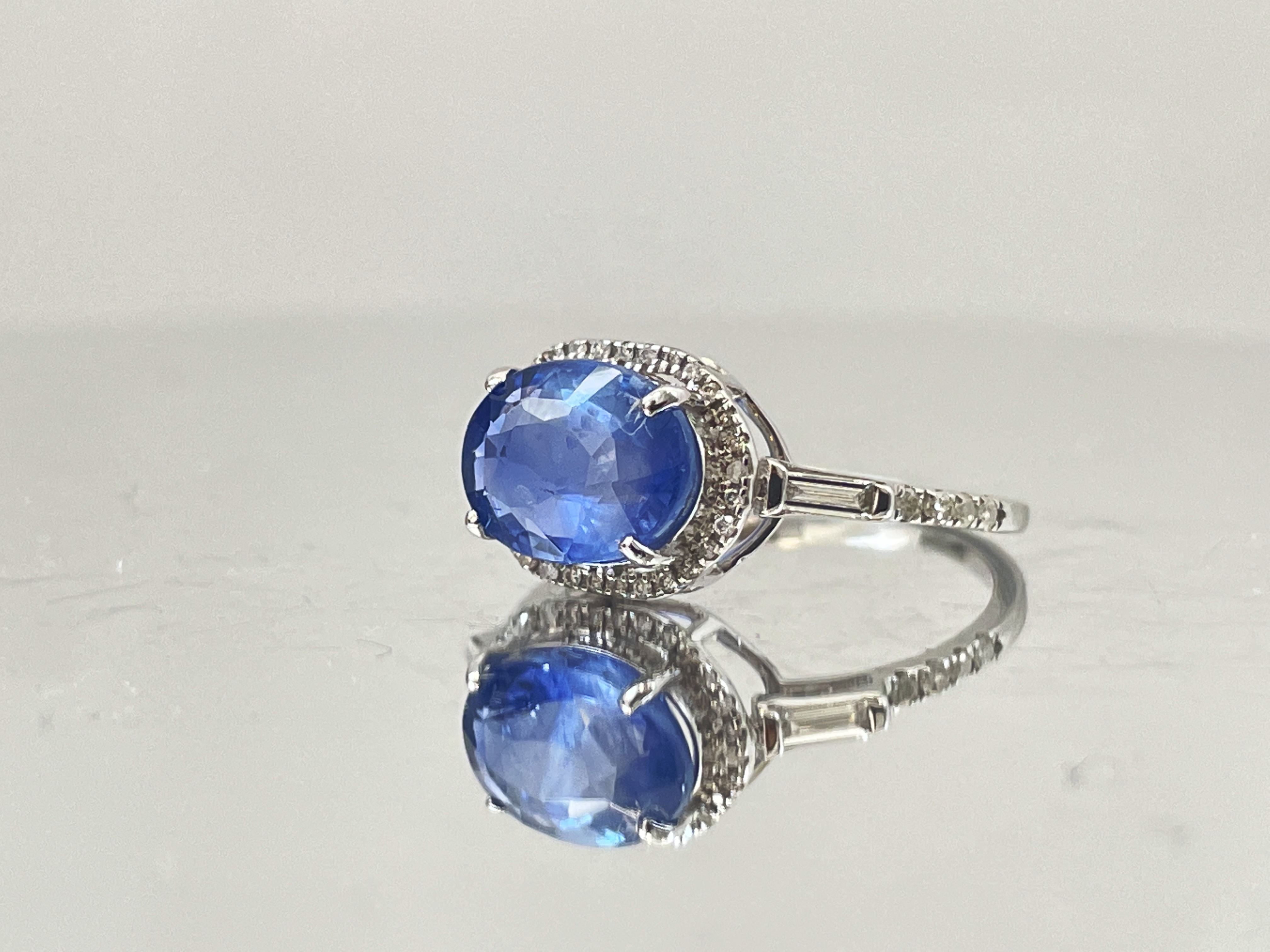 3.04 CT Unheated/Untreated Ceylon Cornflour Blue Sapphire Diamonds & 18k Gold