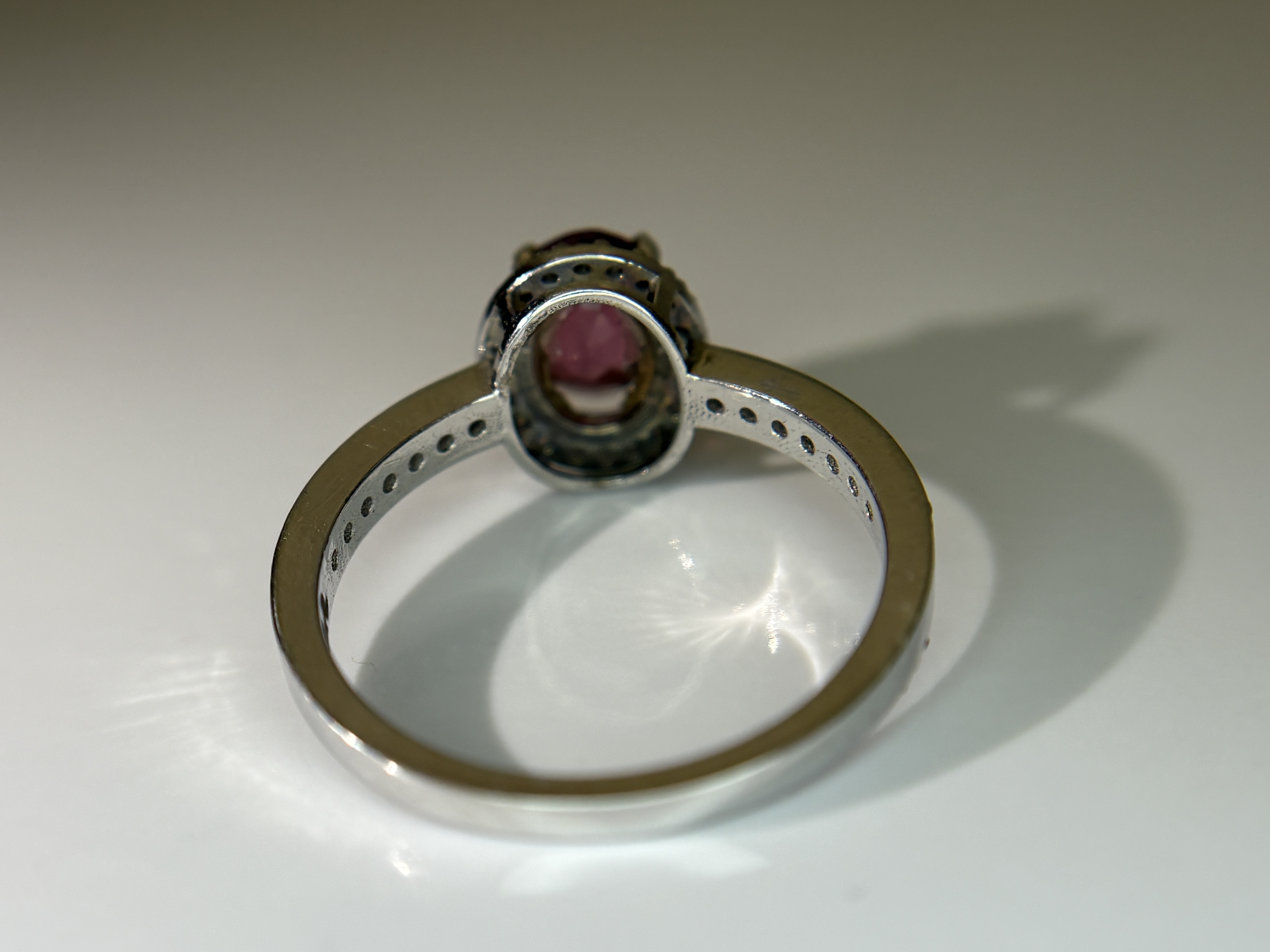 Beautiful Natural 1.00 Ct Spinel Ring With Diamonds and 18k Gold