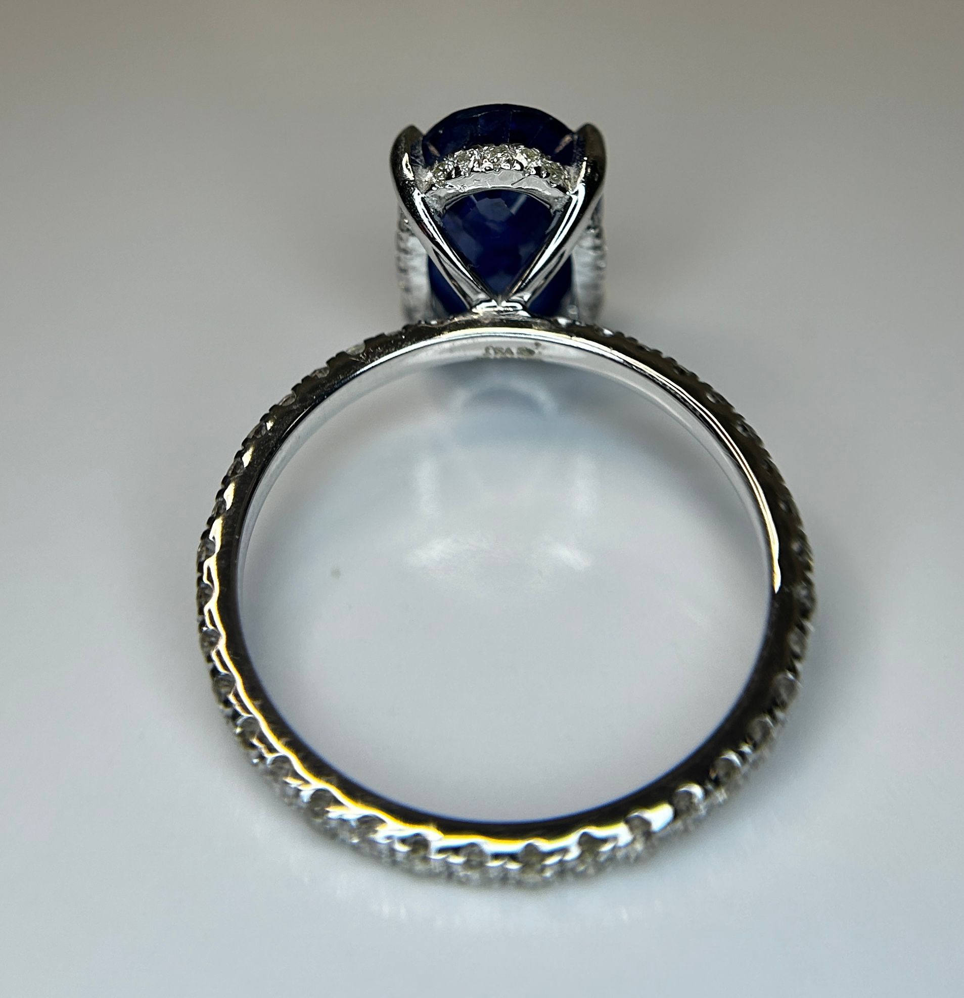 Beautiful 5.38 CT Natural Ceylon Royal Blue Sapphire Diamonds & 18k Gold