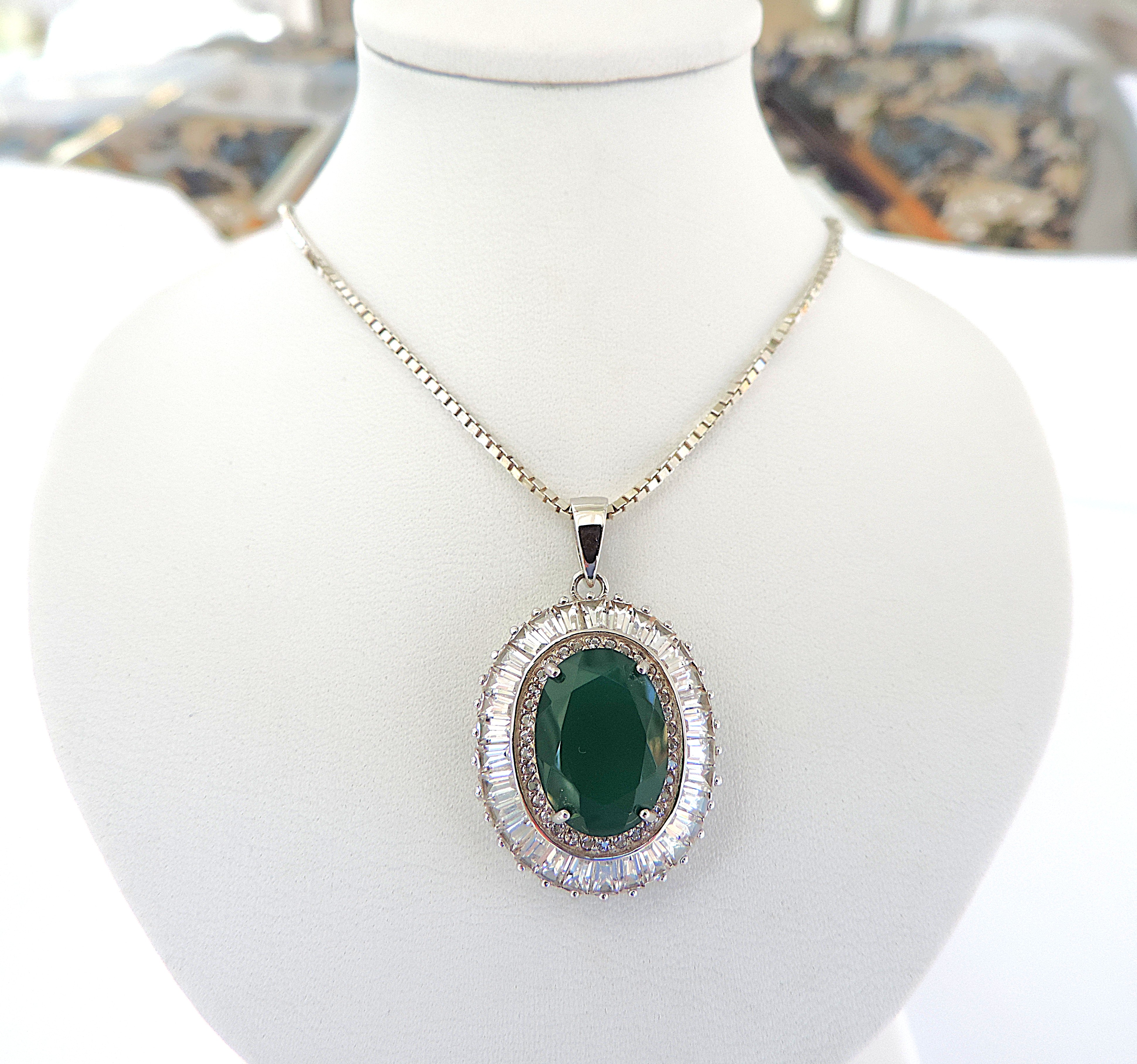 925 Silver 6 Carat Chrysoprase & White Topaz Gemstone Pendant 'New with Gift Box'