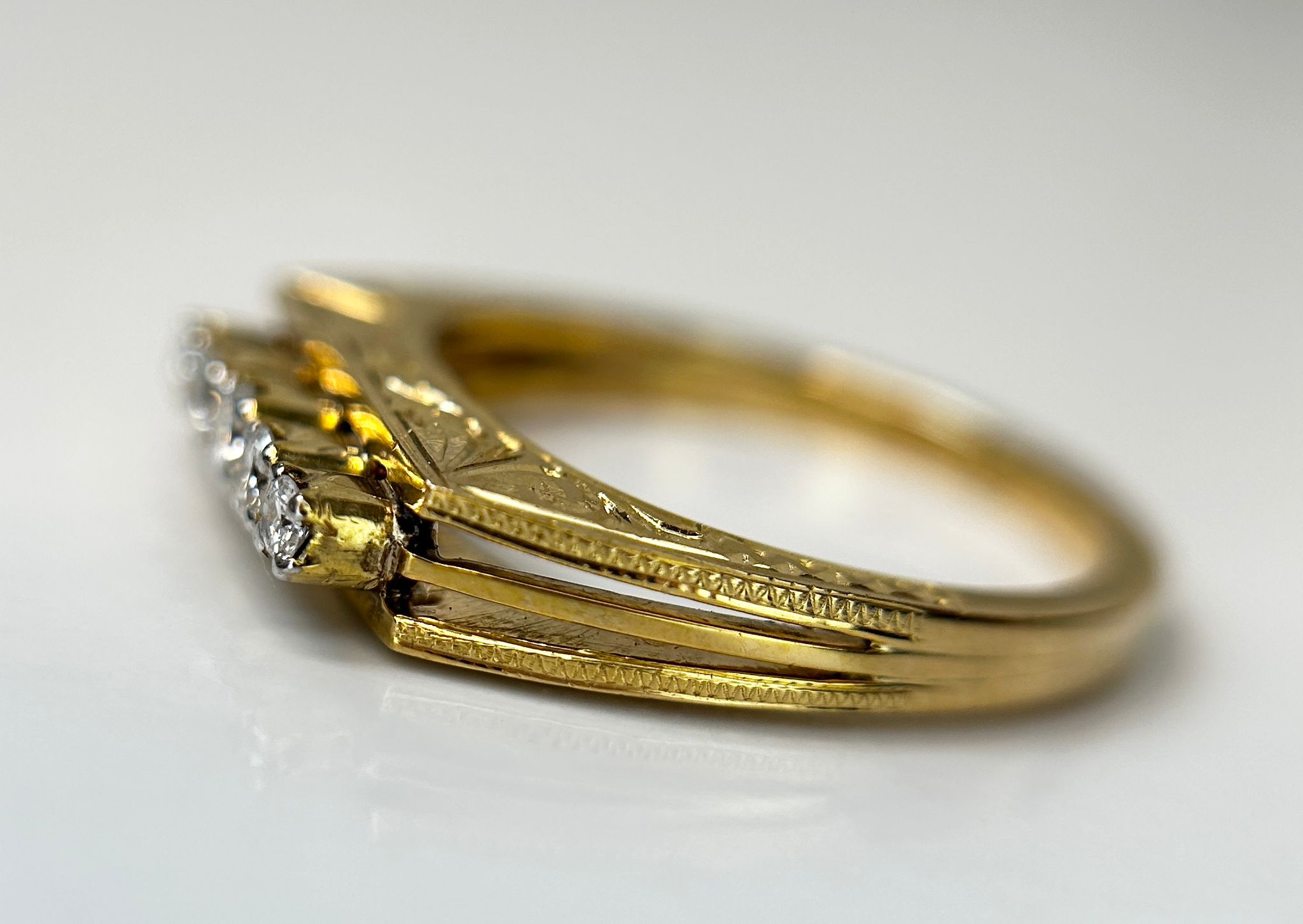 Beautiful Natural 0.18 CT VS Diamond Ring With 18k Gold