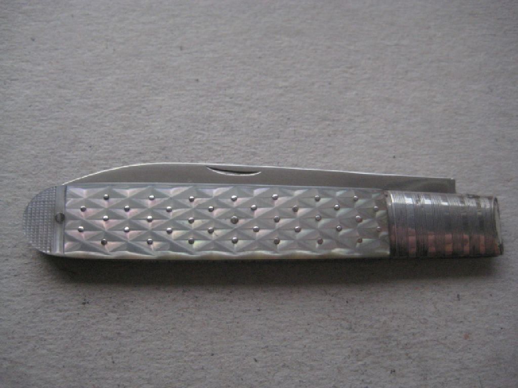 George IV Mother of Pearl Hafted Silver Bladed Folding Fruit Knife, Sheffield 1825