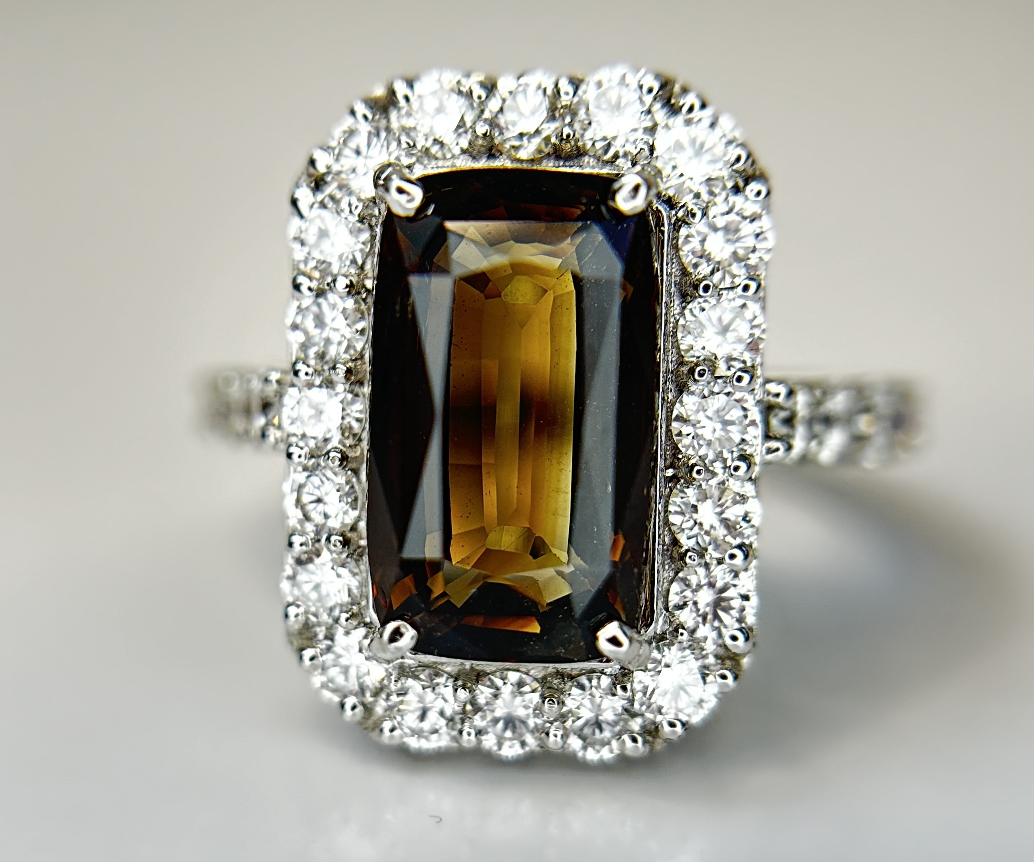 GIA Certified Natural Rare Alexandrite Ring 5.07ct With 1.38ct Diamond & 18k White Gold