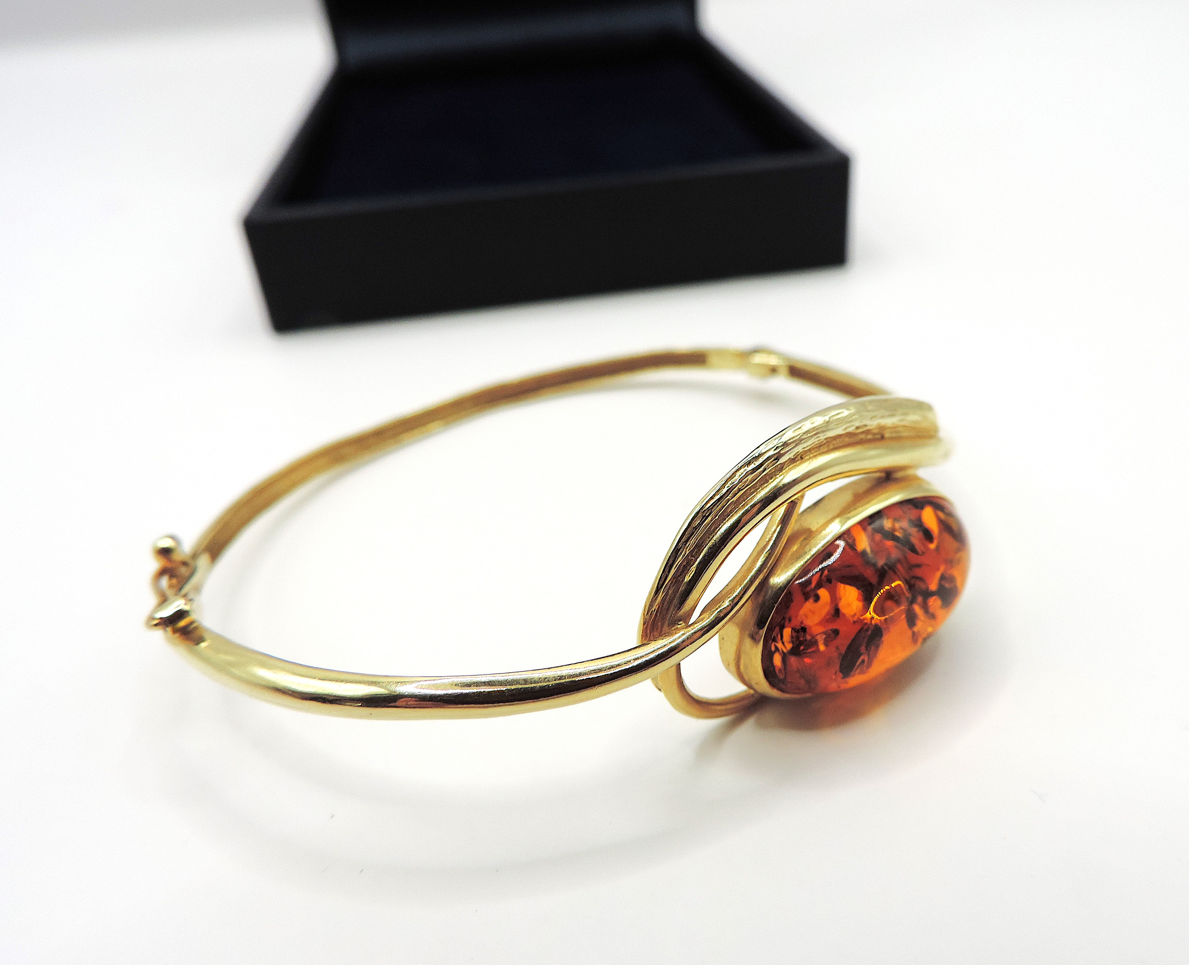 Artisan 14k Gold Cabochon Baltic Amber Bangle Gdansk Poland c.1996