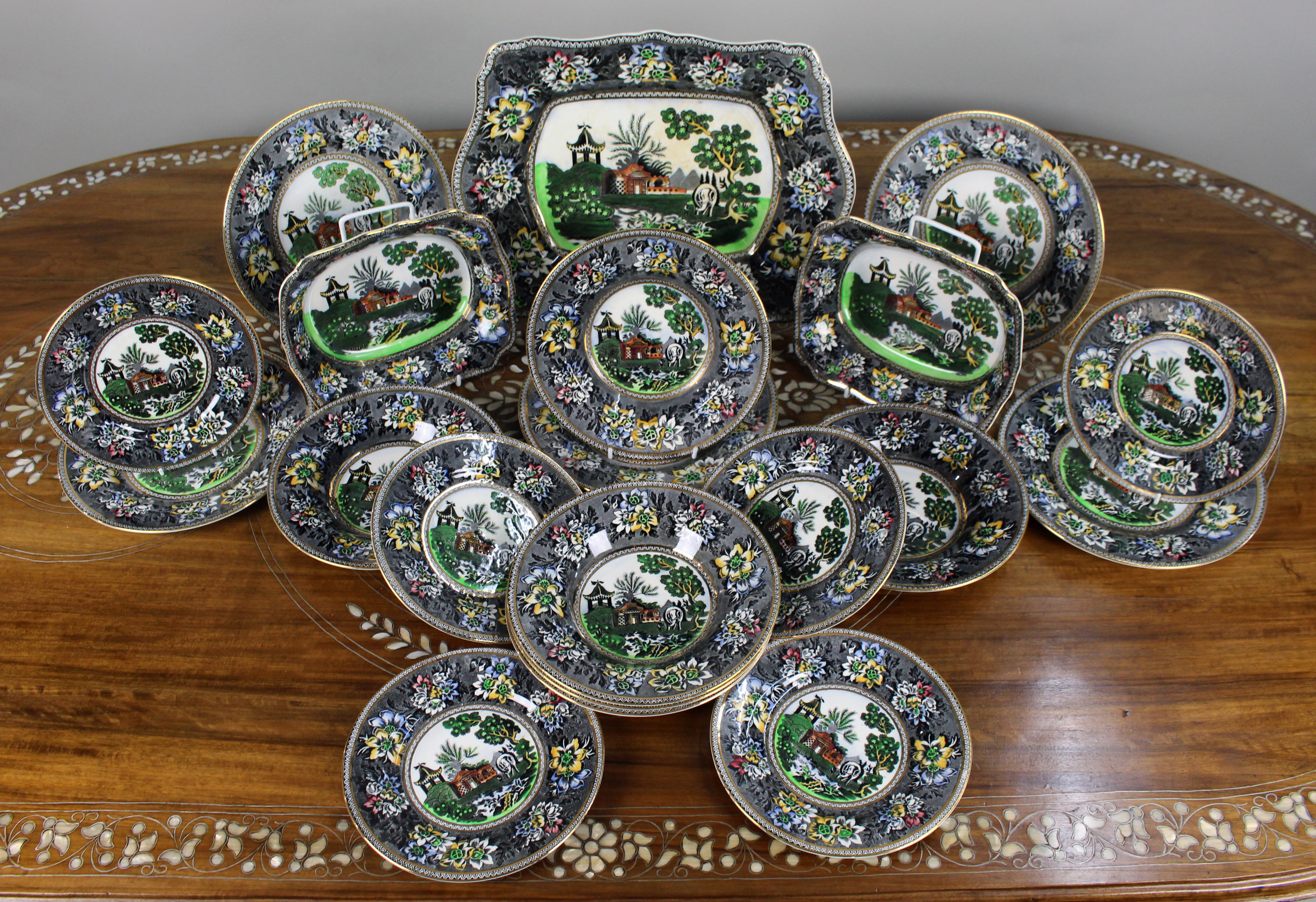 Hatterbridge Pottery Chinoiseries Rogers 20-Piece Dinner Service