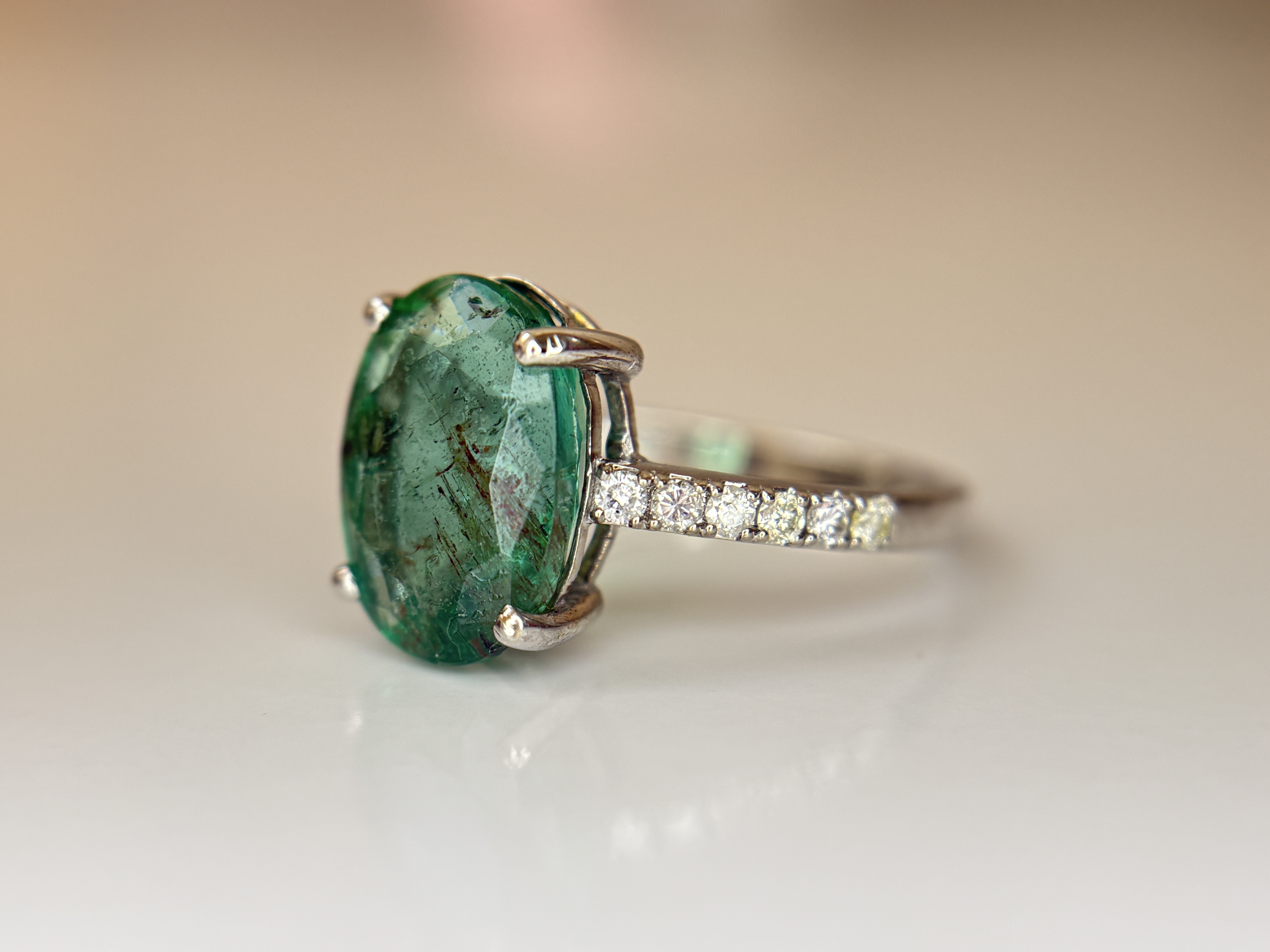 Beautiful Natural Emerald 3.00ct With Natural Diamonds & 18k Gold