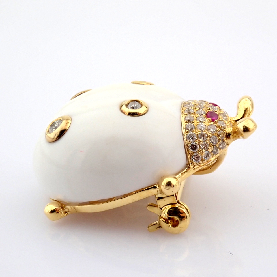 Natural Diamond 18K Yellow Gold Brooch
