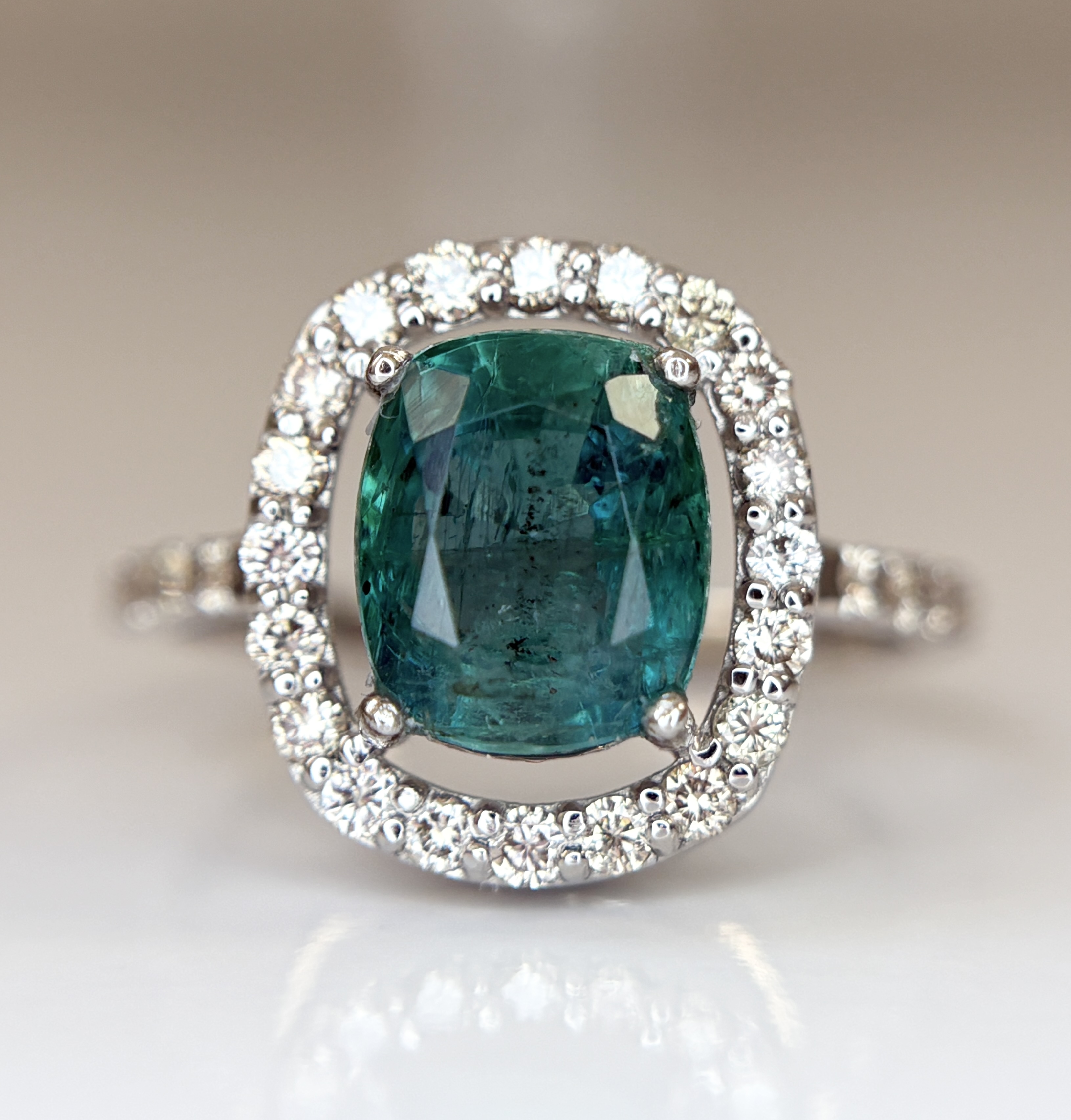 Beautiful 2.25 CT Natural Emerald Ring With Natural Diamonds & Platinum 950