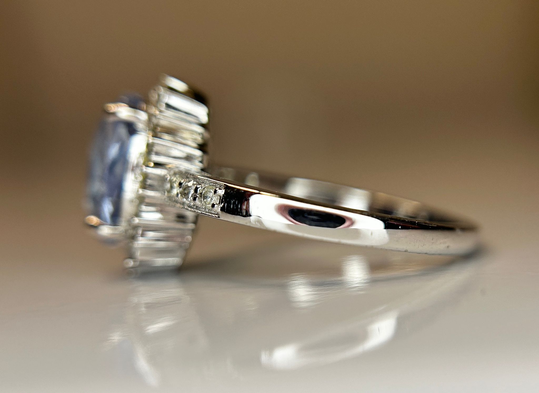 3.13 CT Unheated/Untreated Ceylon Cornflour Blue Sapphire Diamonds & 18k Gold
