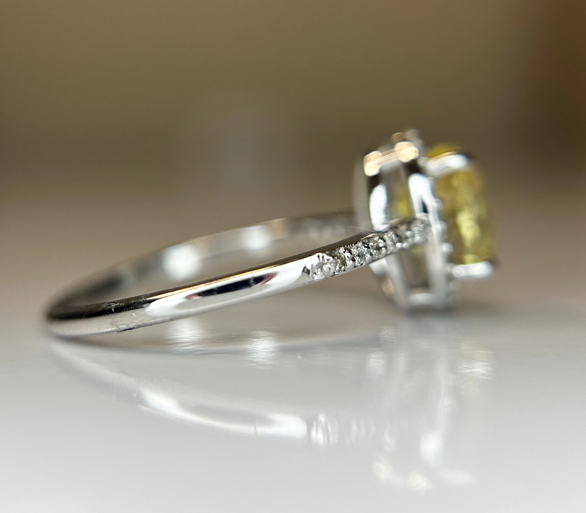 Beautiful Unheated Untreated Natural Ceylon Yellow Sapphire Diamonds & 18k Gold