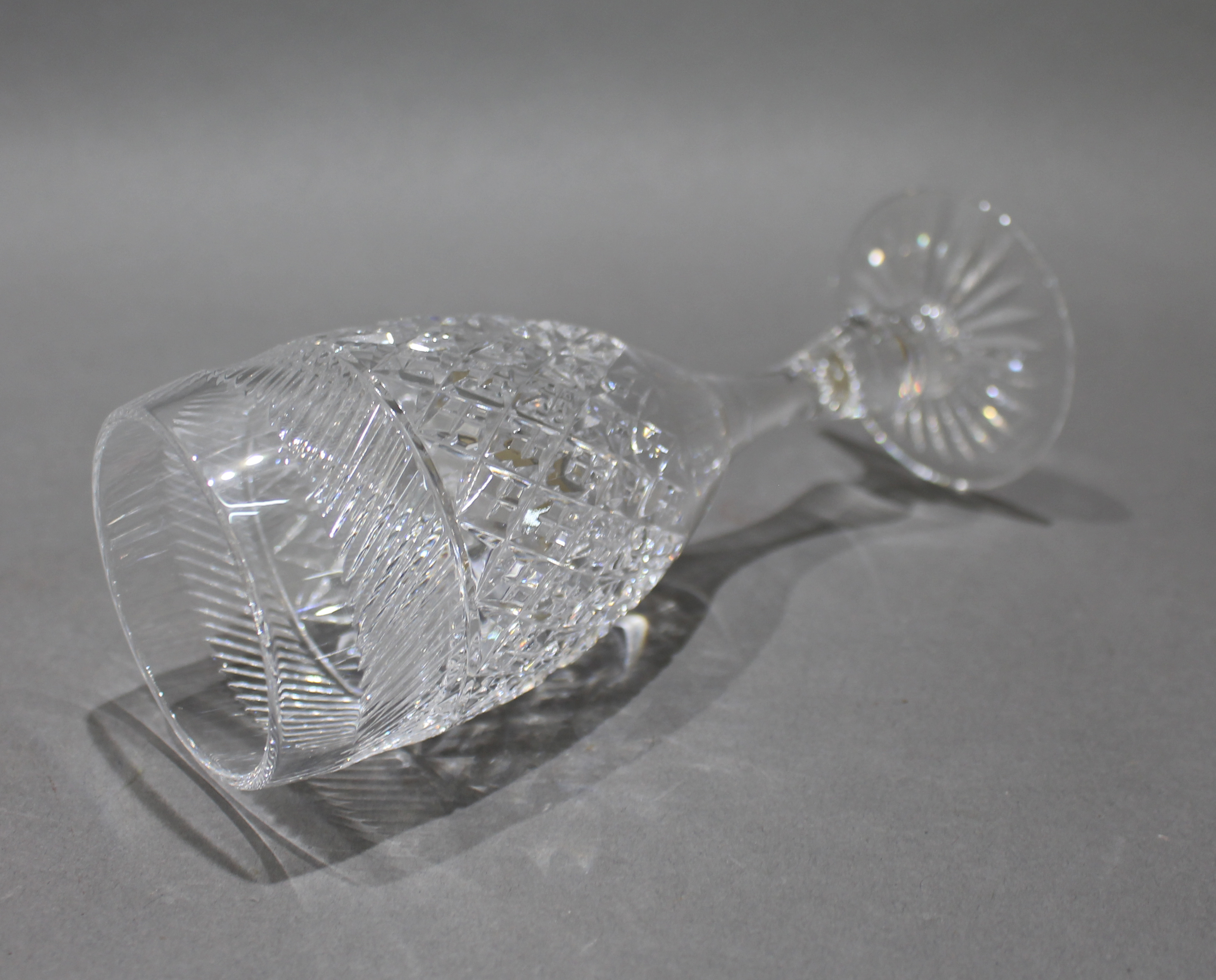 Set of 6 Fine Tudor Crystal Cut Glass Wine Glasses