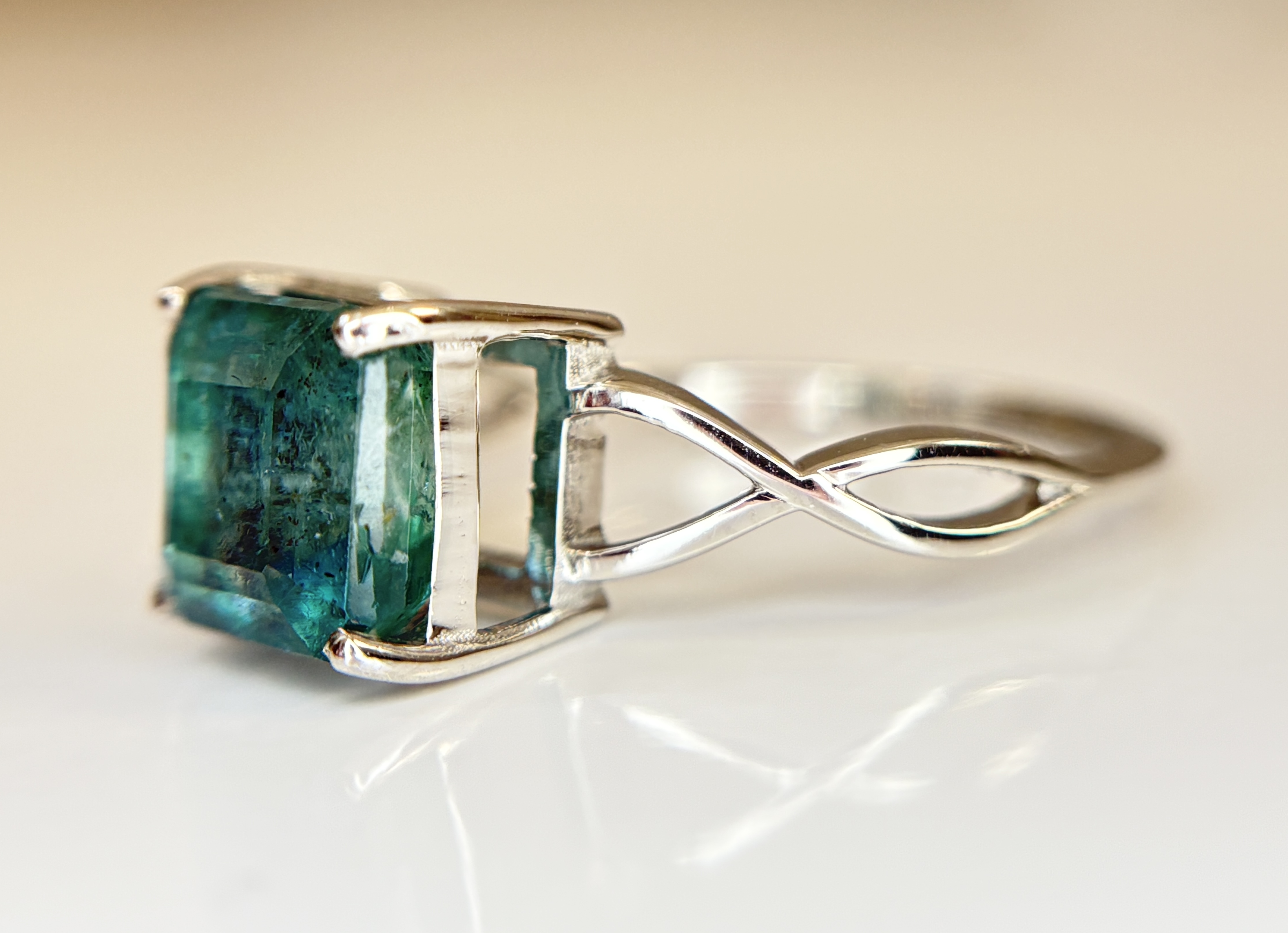 Beautiful 2.91 CT Natural Emerald Ring Platinum 950