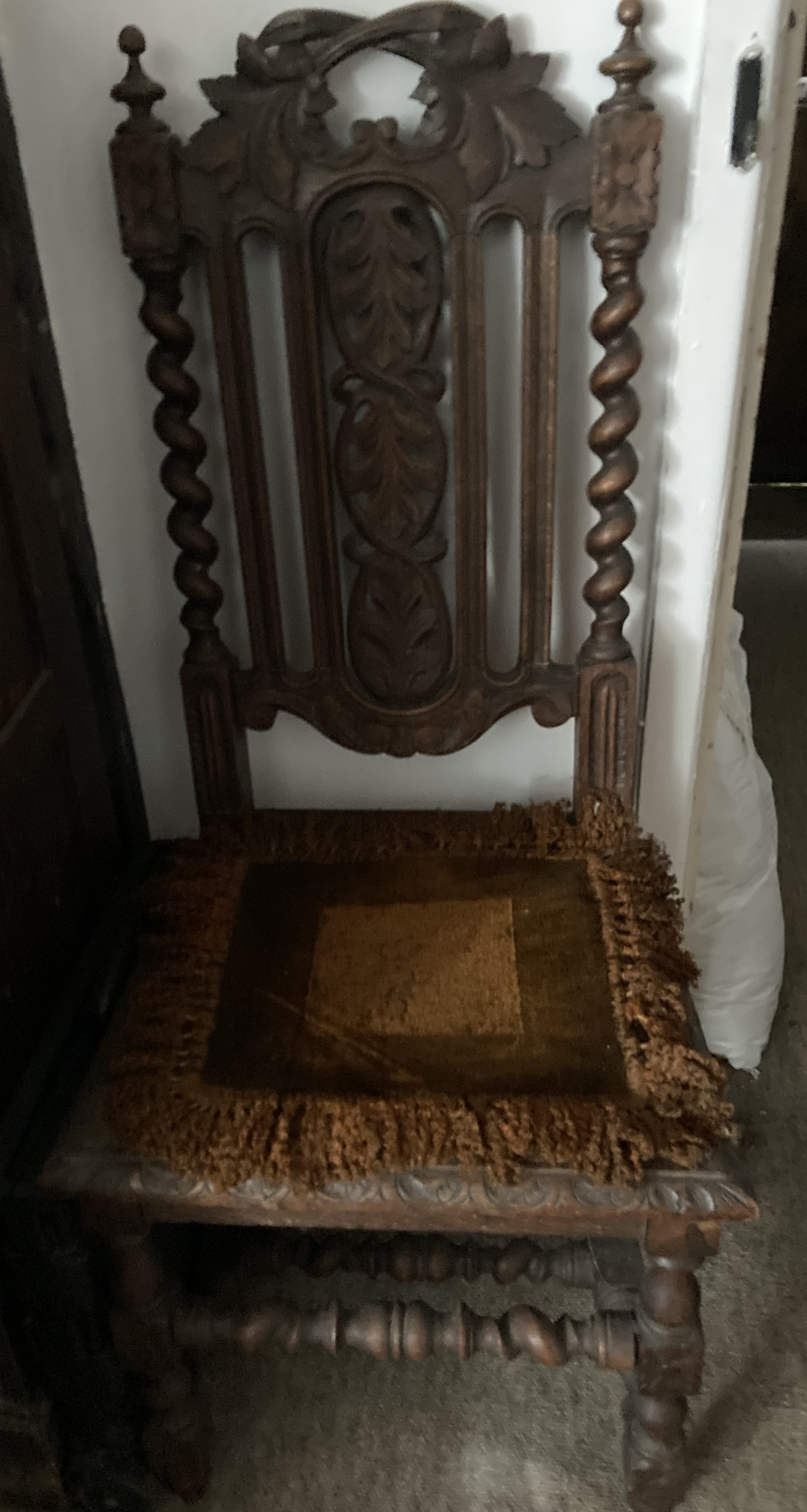 Carolean Style Barleytwist Oak Chair