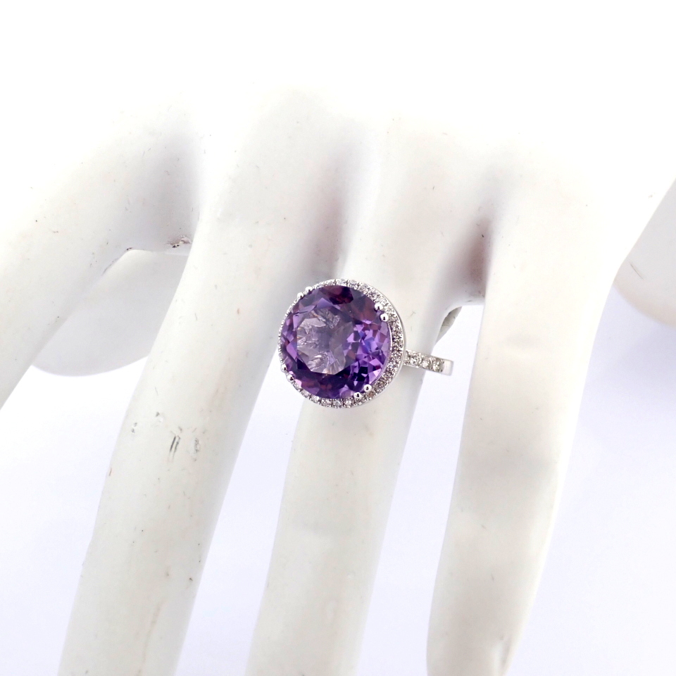 Natural Diamond 18K White Gold Ring