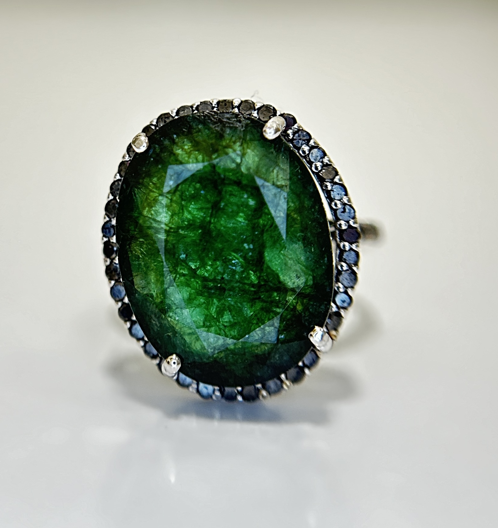 Beautiful Natural Emerald 11ct With Natural Black Diamonds & 18k Gold