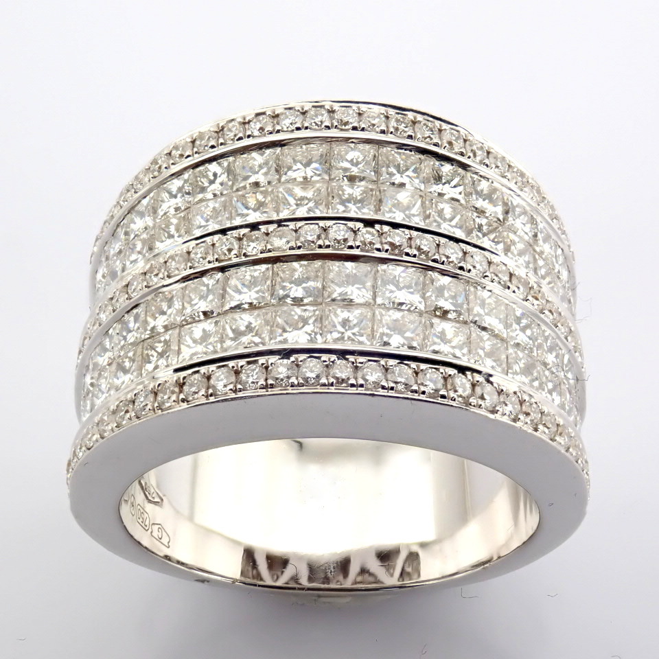 Natural Diamond 18K White Gold Ring