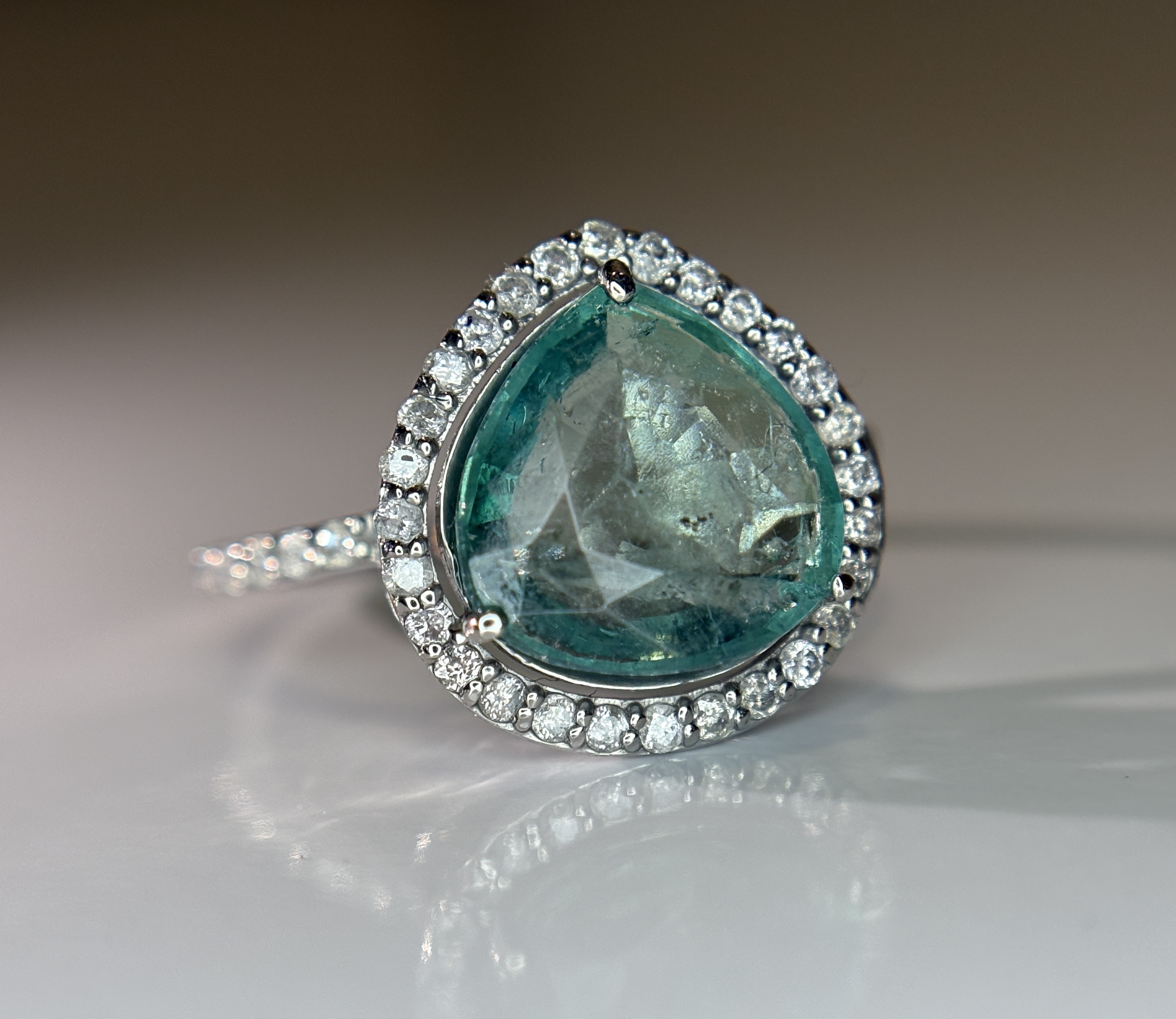 Beautiful 2.86 CT Natural Emerald Ring With Natural Diamonds & Platinum 950