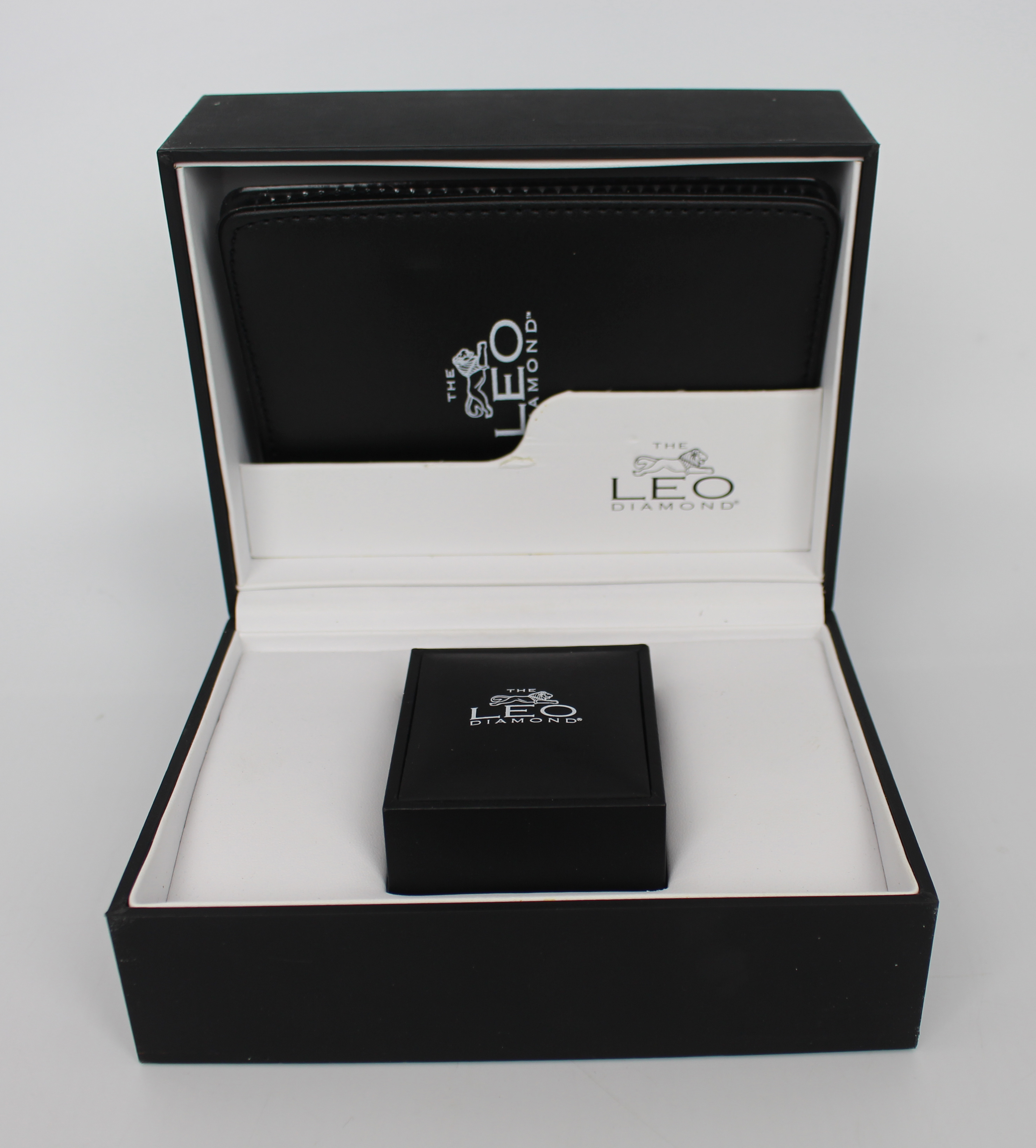 Leo Diamond Platinum Ring with 0.33 Carat Natural Diamond